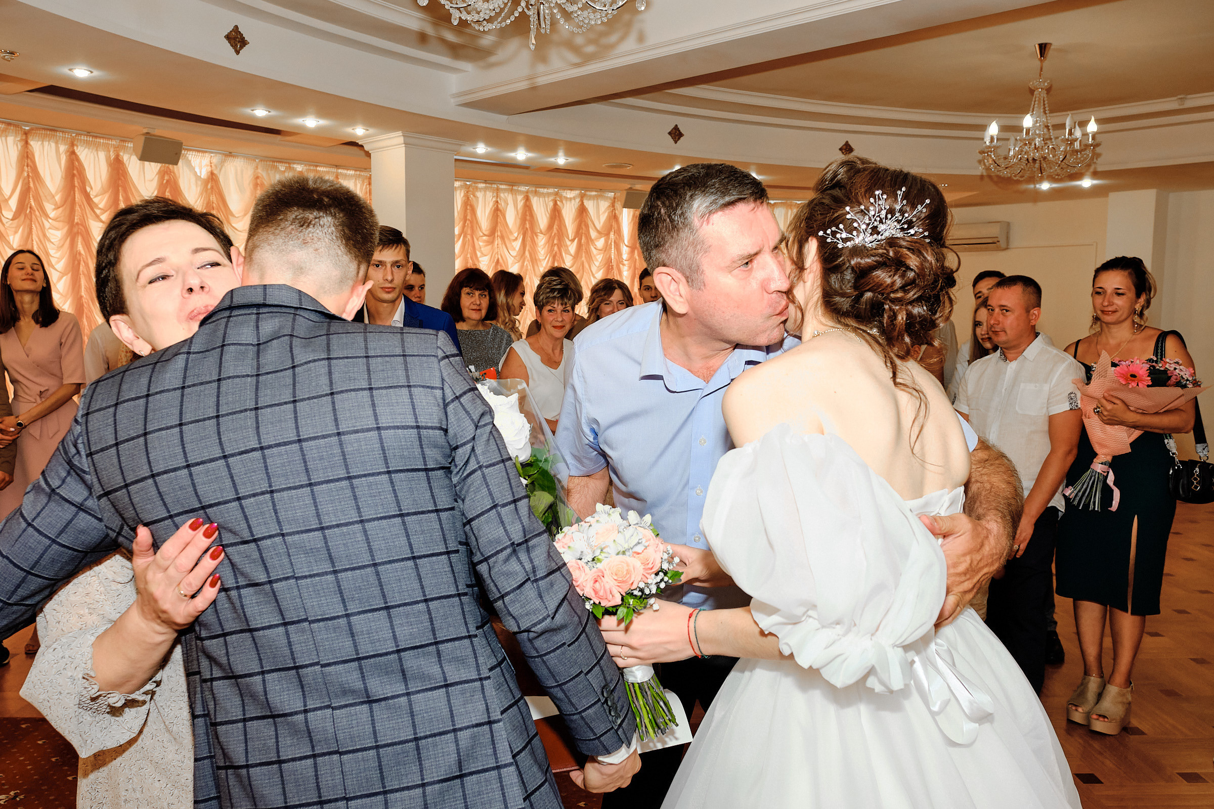 Антон и Кристина фотосъёмка свадьбы Юра Сахар. Профессиональный фотограф в Екатеринбурге Юра Сахар