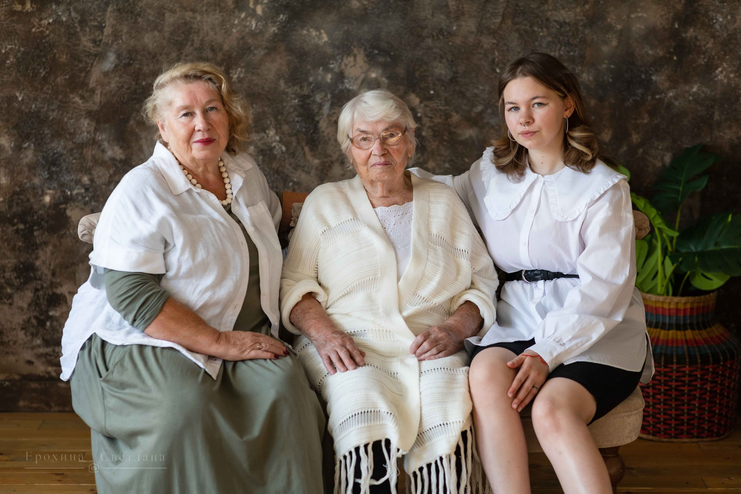 Фотосессия нескольких поколений женщин одной семьи. Фотограф Ерохина Светлана — фотосессии в Екатеринбурге
