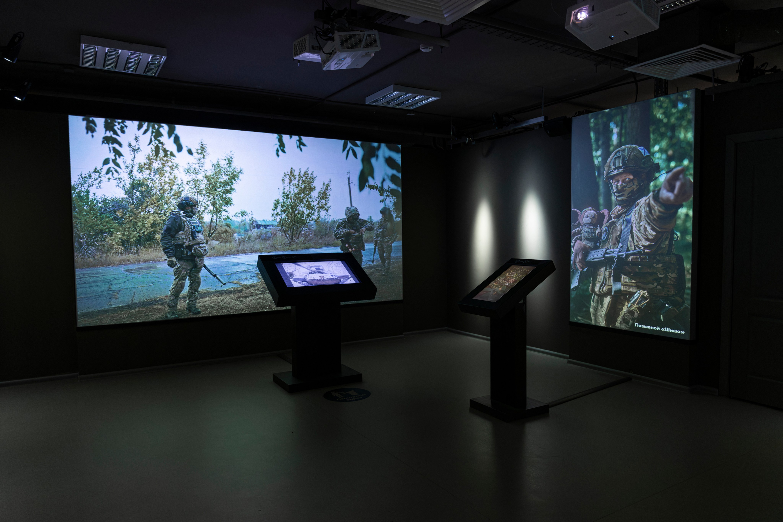 Выставка «Чёрные береты. Где мы, там — победа!». Олег Катакинов| Репортажный фотограф в городе у моря (Владивосток)