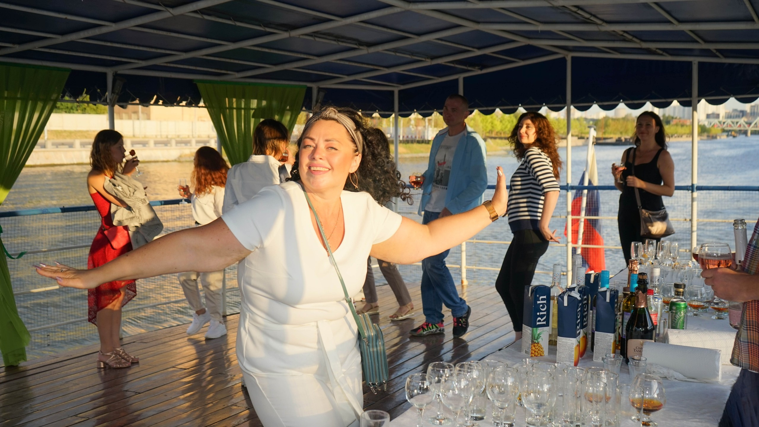 Танцы на воде | 24.07.21. Галерея Фантим