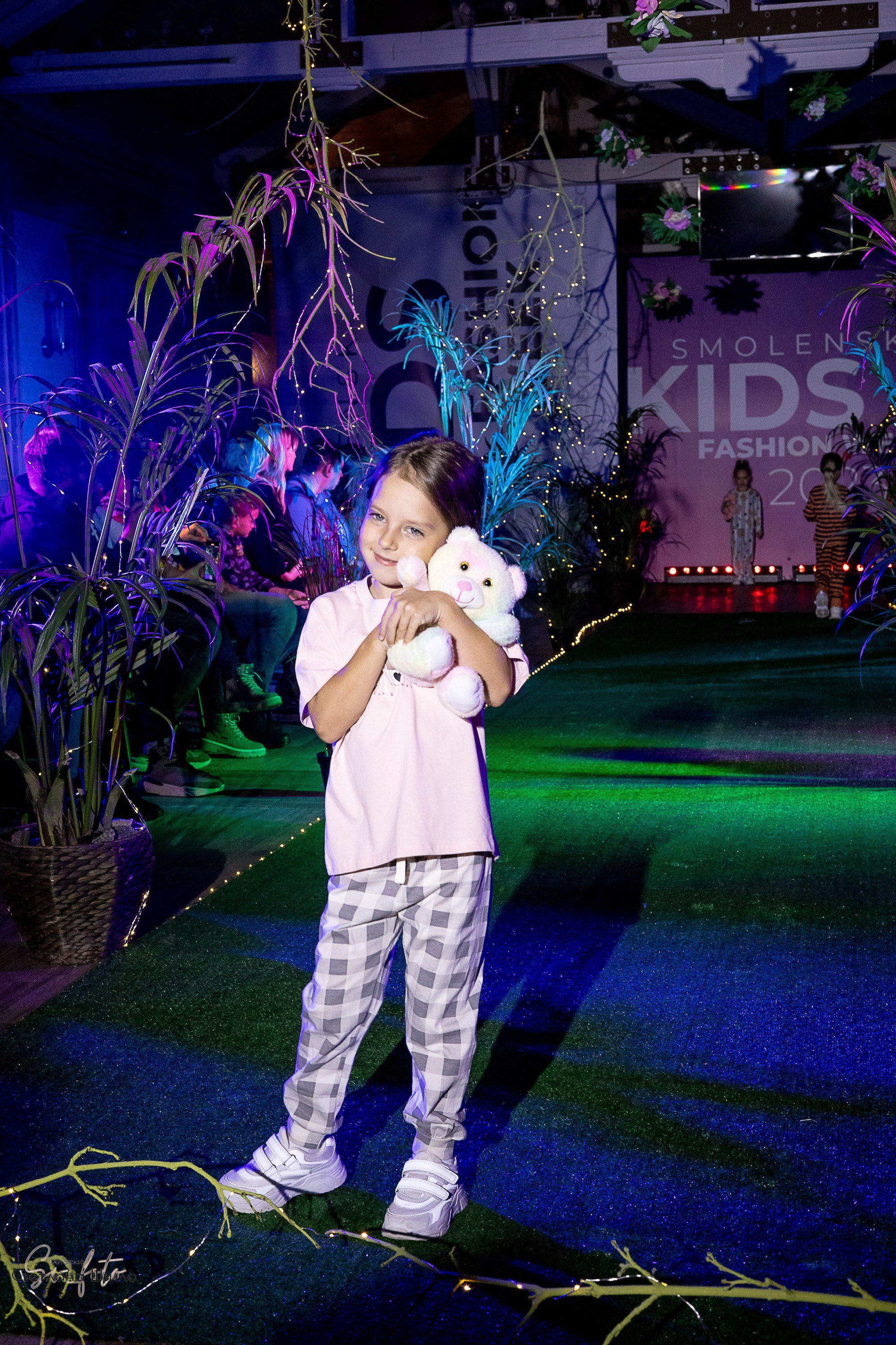 Smolensk Fashion Week_показы_ДЕНЬ 3_ФИНАЛ_Алиса в стране чудес. Главная