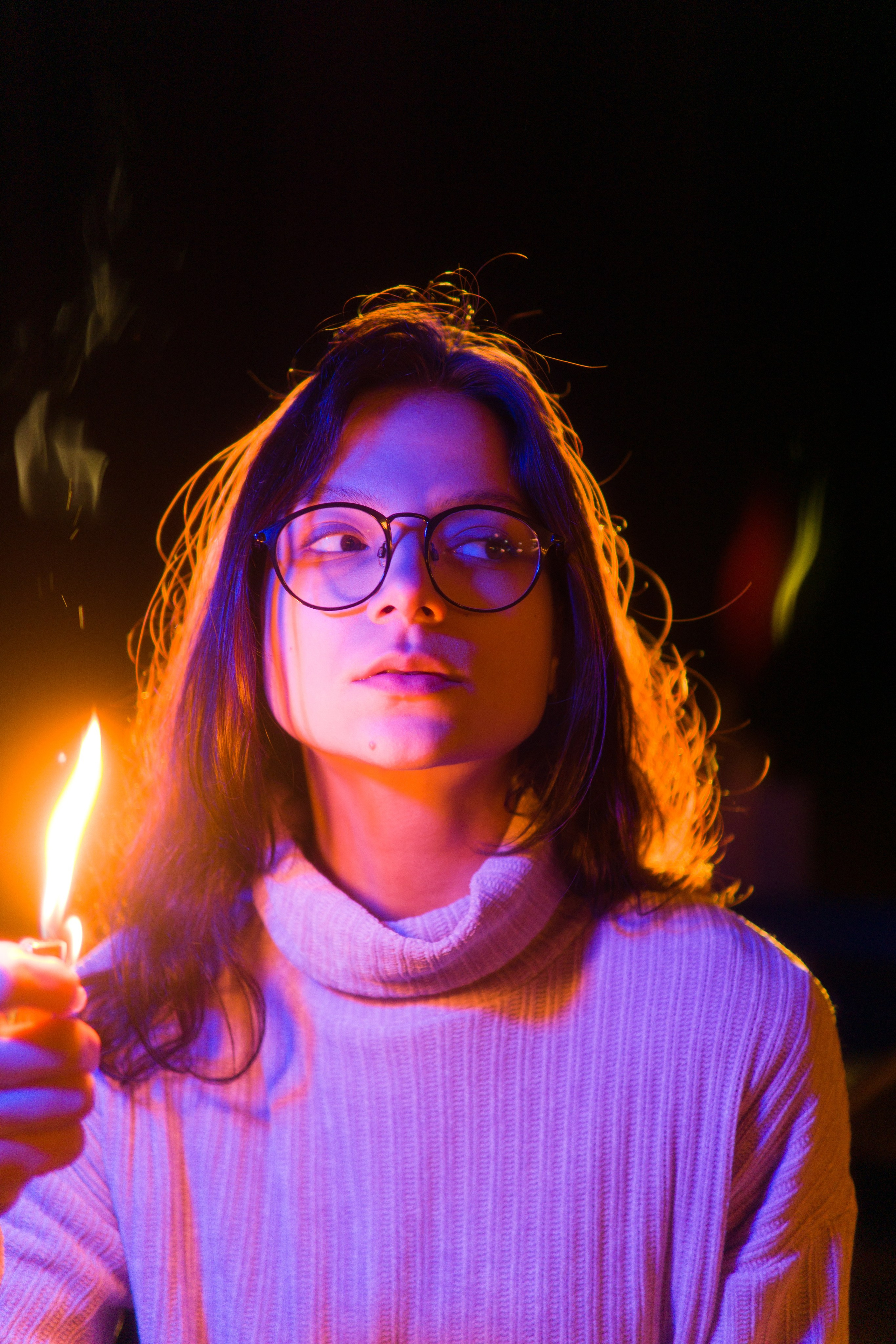 Лера с цветным светом. Главная