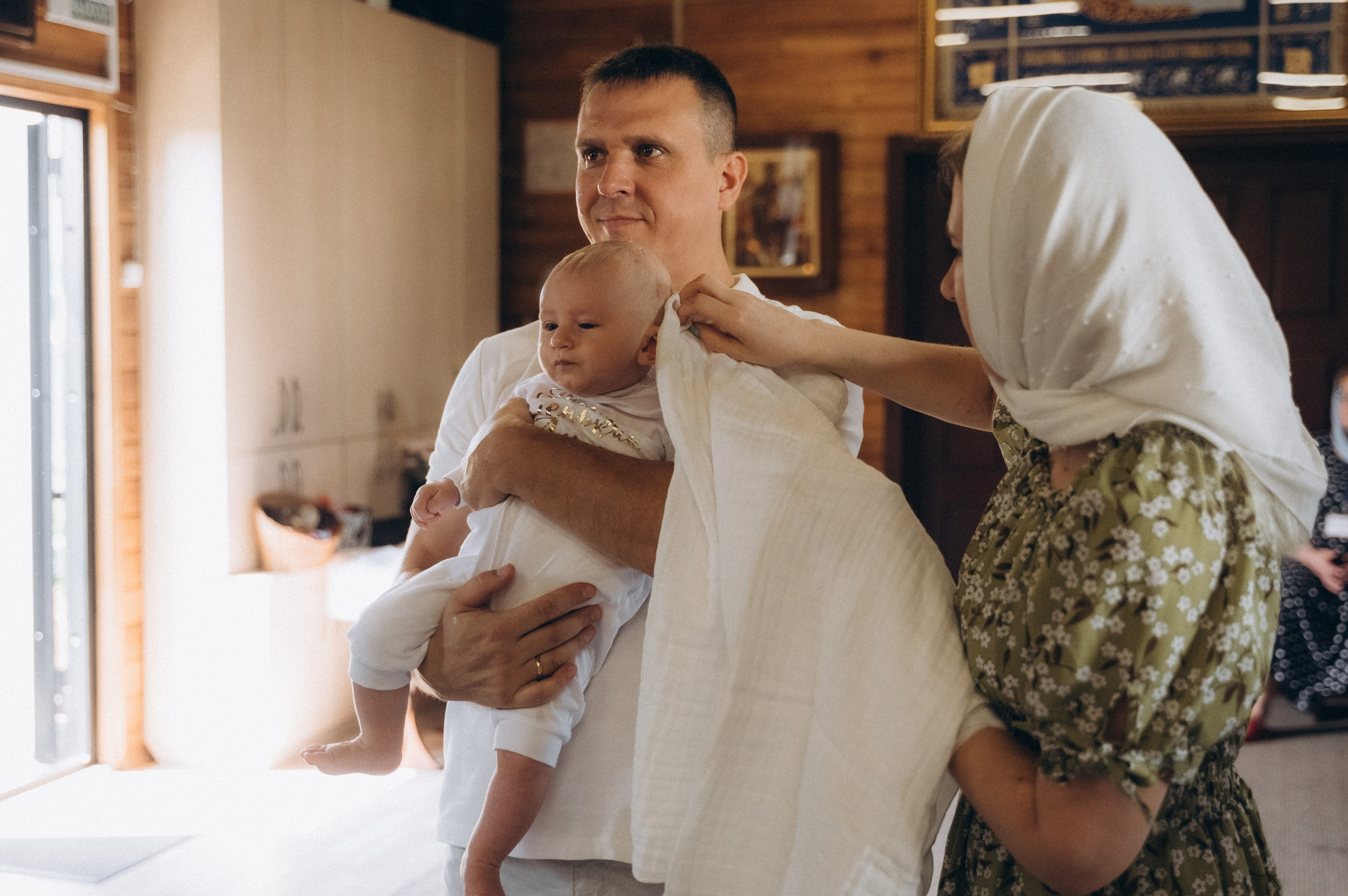 Крещение Марка (ХРАМ СВЯТИТЕЛЯ НИКОЛАЯ ЯПОНСКОГО). Семейный фотограф в Минске Дарья Дреко