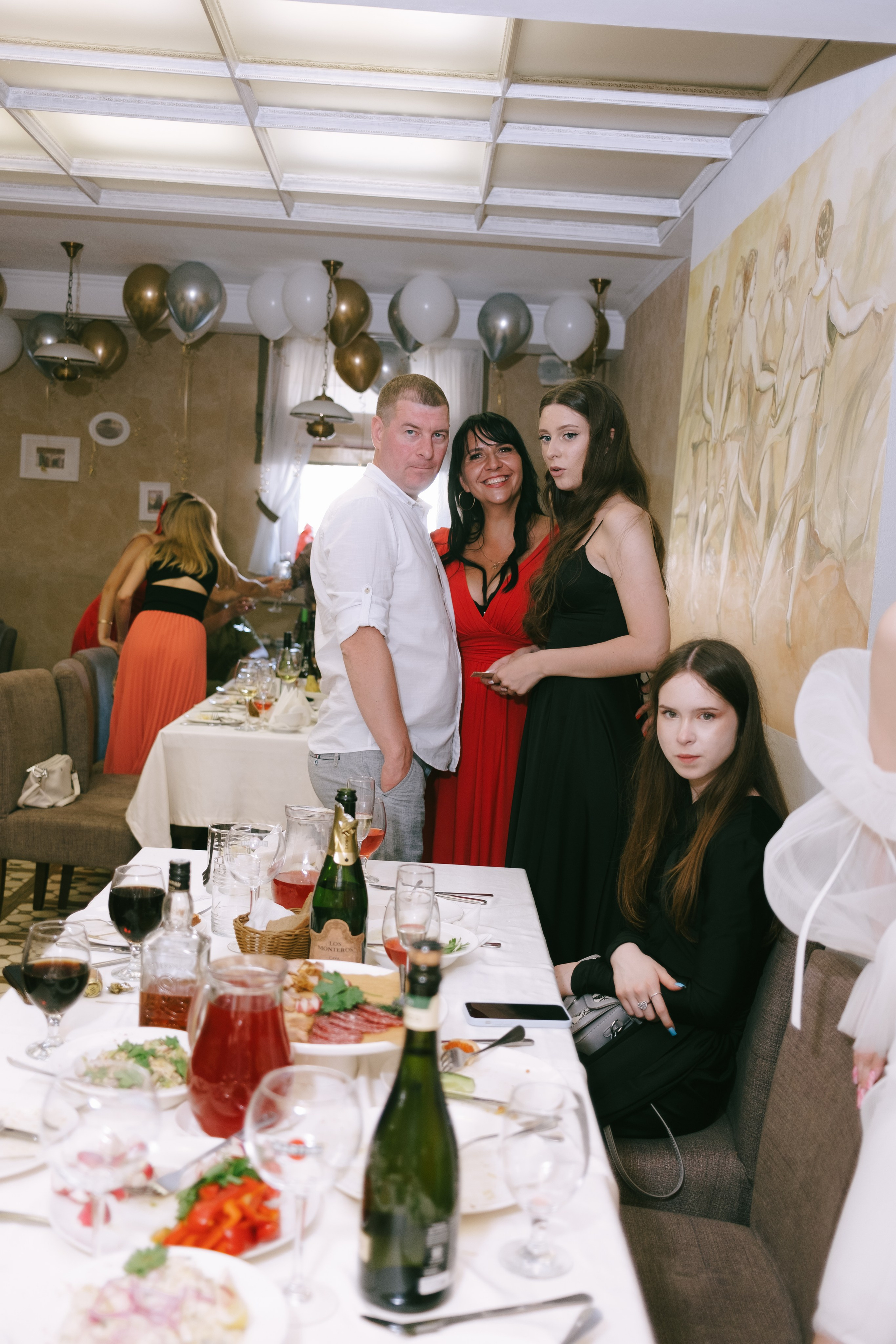 Выпускной школа 33. Свадебный и репортажной фотограф Денис Ожигин в Краснодаре и Краснодарском крае