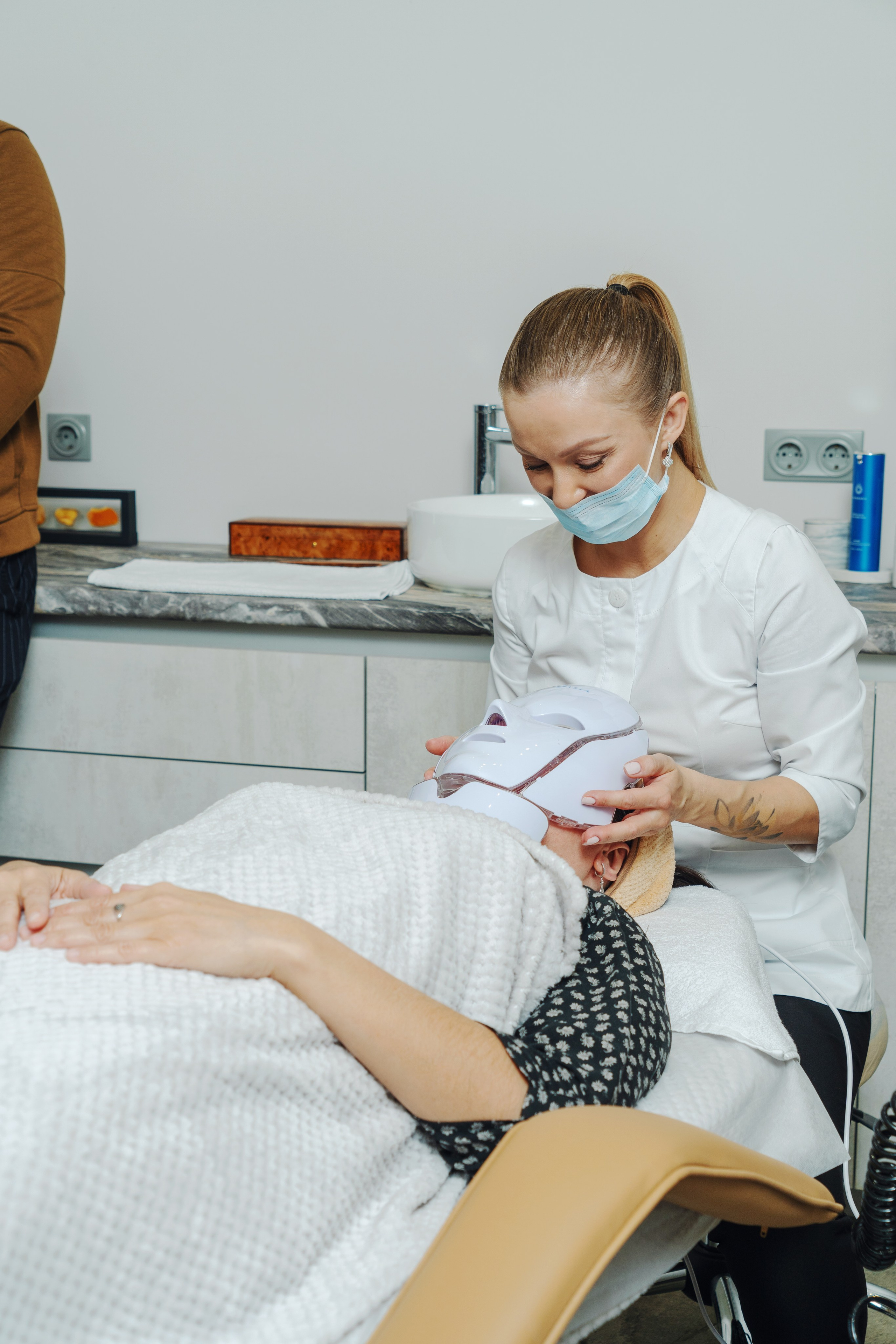 Открытие салона «Золотая буржуАзия»