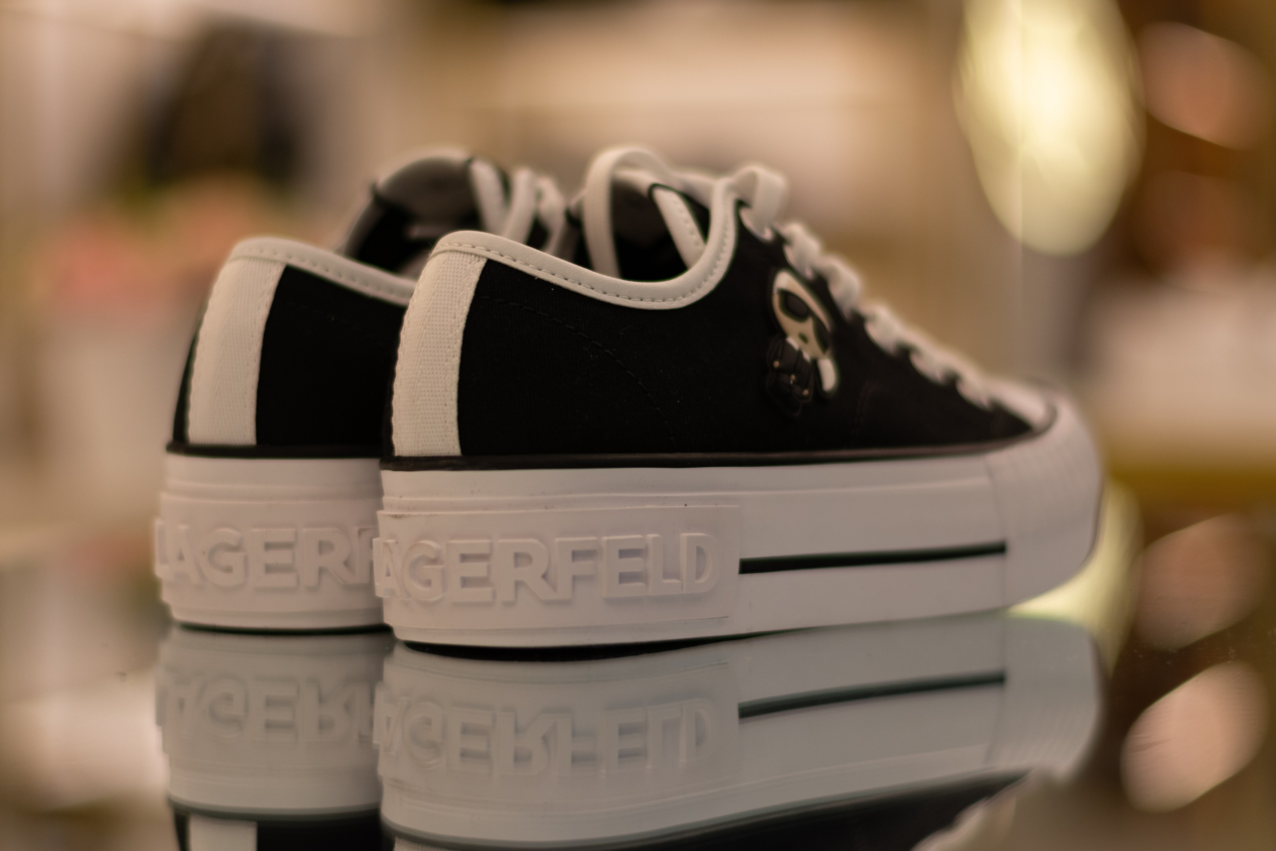 Для организаций. Предметная фотосессия для обувного магазина Capsula. Фотограф/видеограф Богдан Голованов