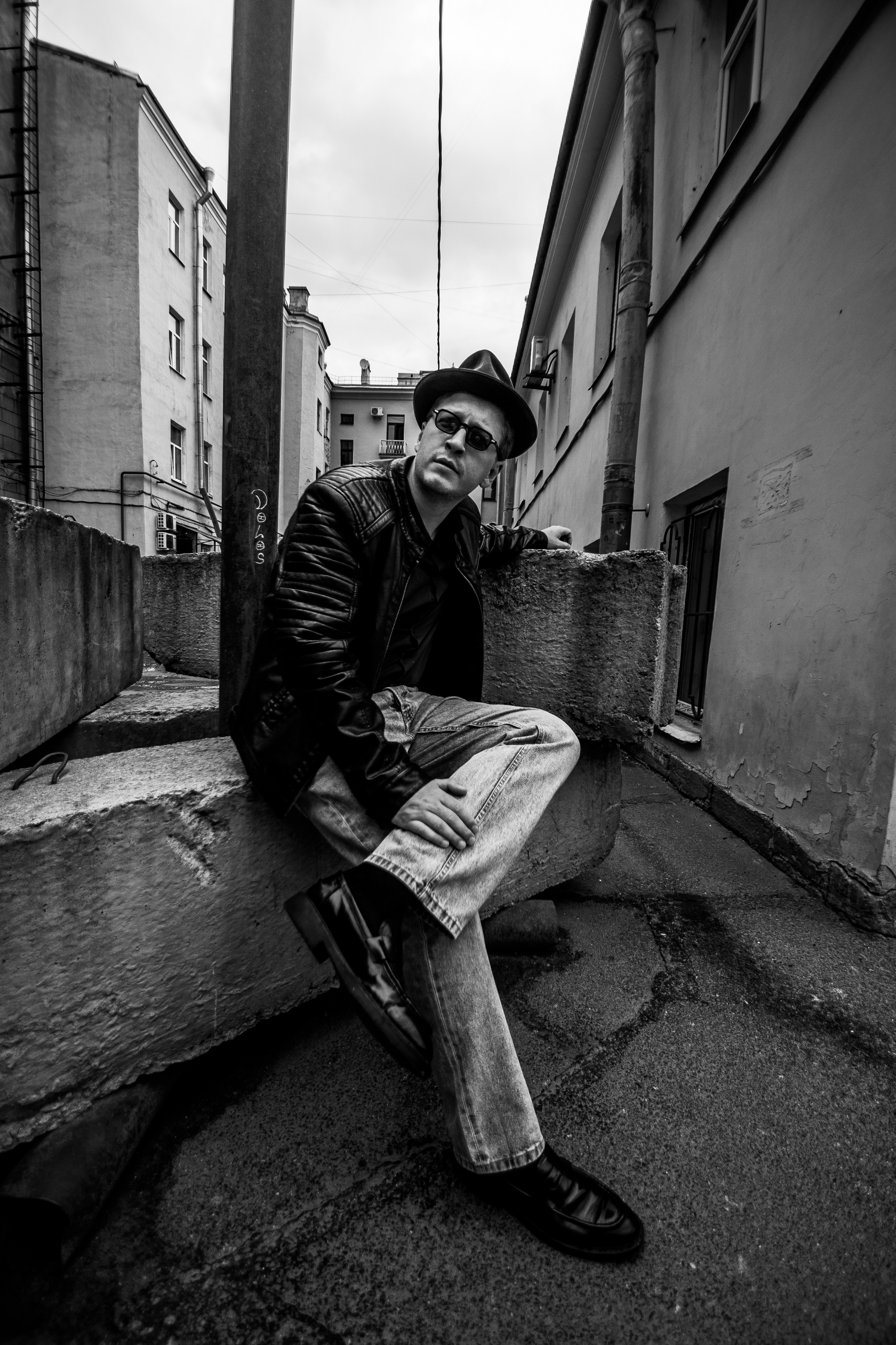 Данил Мухин. ОЧЕНЬ ПЛОХОЙ ФОТОГРАФ