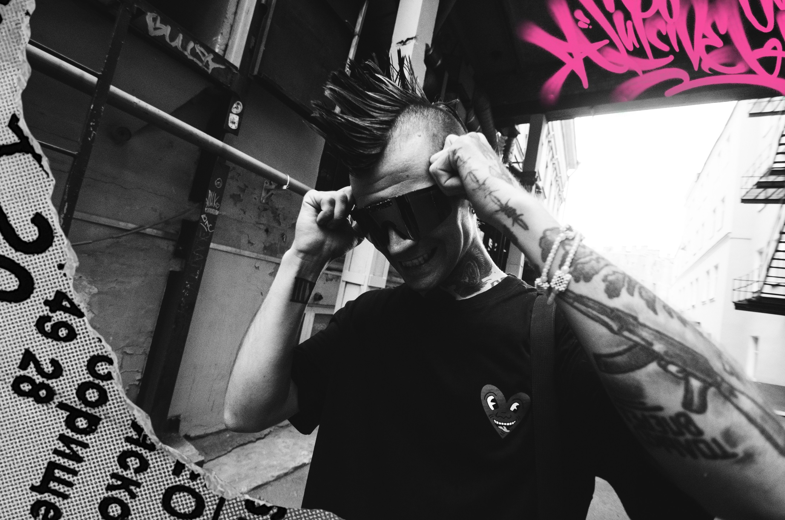 Макс | SQWOZ BAB. ОЧЕНЬ ПЛОХОЙ ФОТОГРАФ