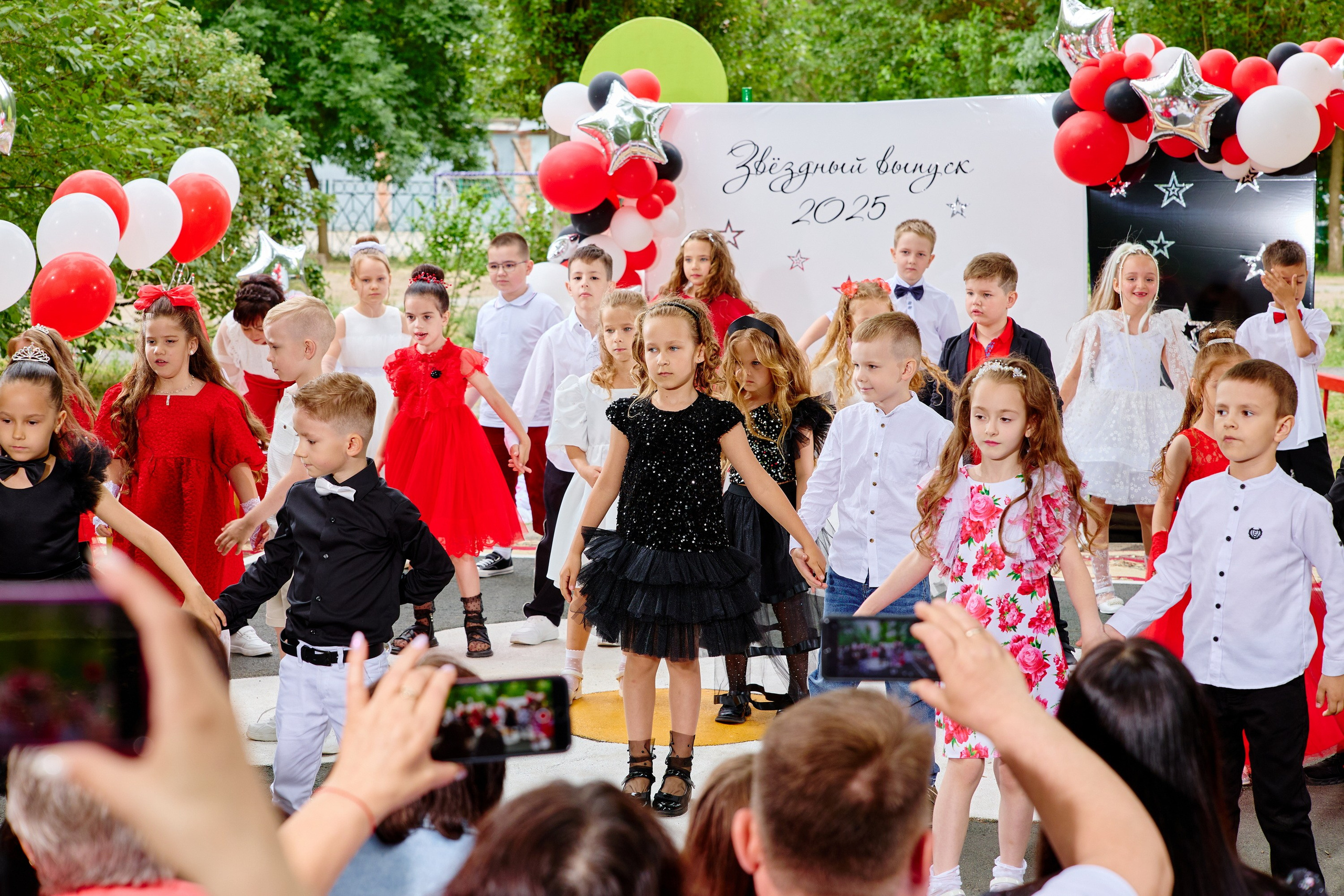 Выпускной 45 сад. Фотограф Выпускные альбомы Таганрог Сергей Коробченко