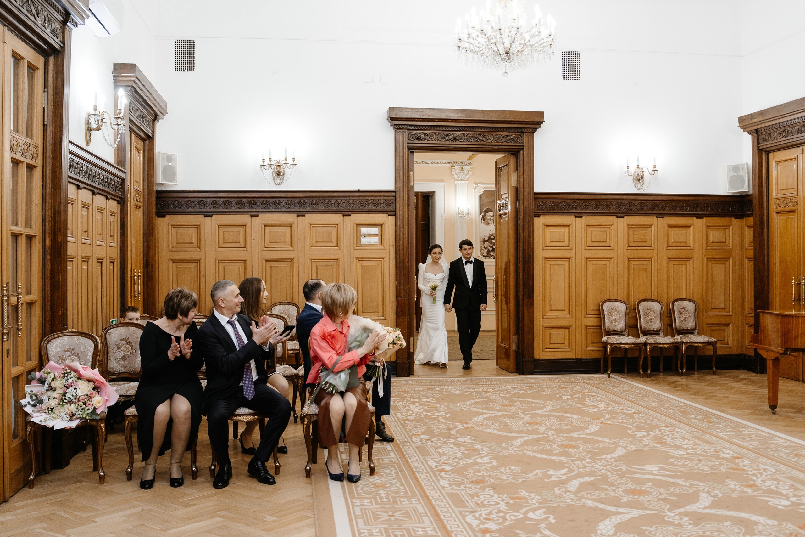 Фотосессия свадьбы в Lotte Plaza. Свадебный и семейный фотограф в Москве Светлана Зоткина