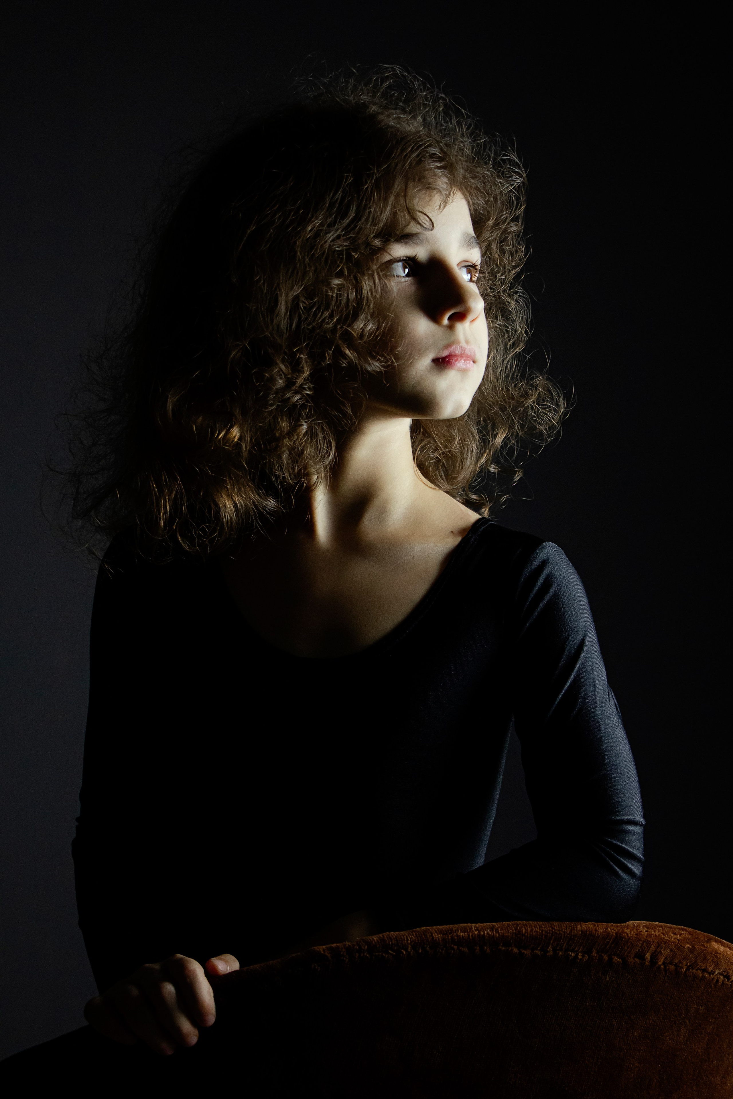 Детский портрет девочки в фотостудии