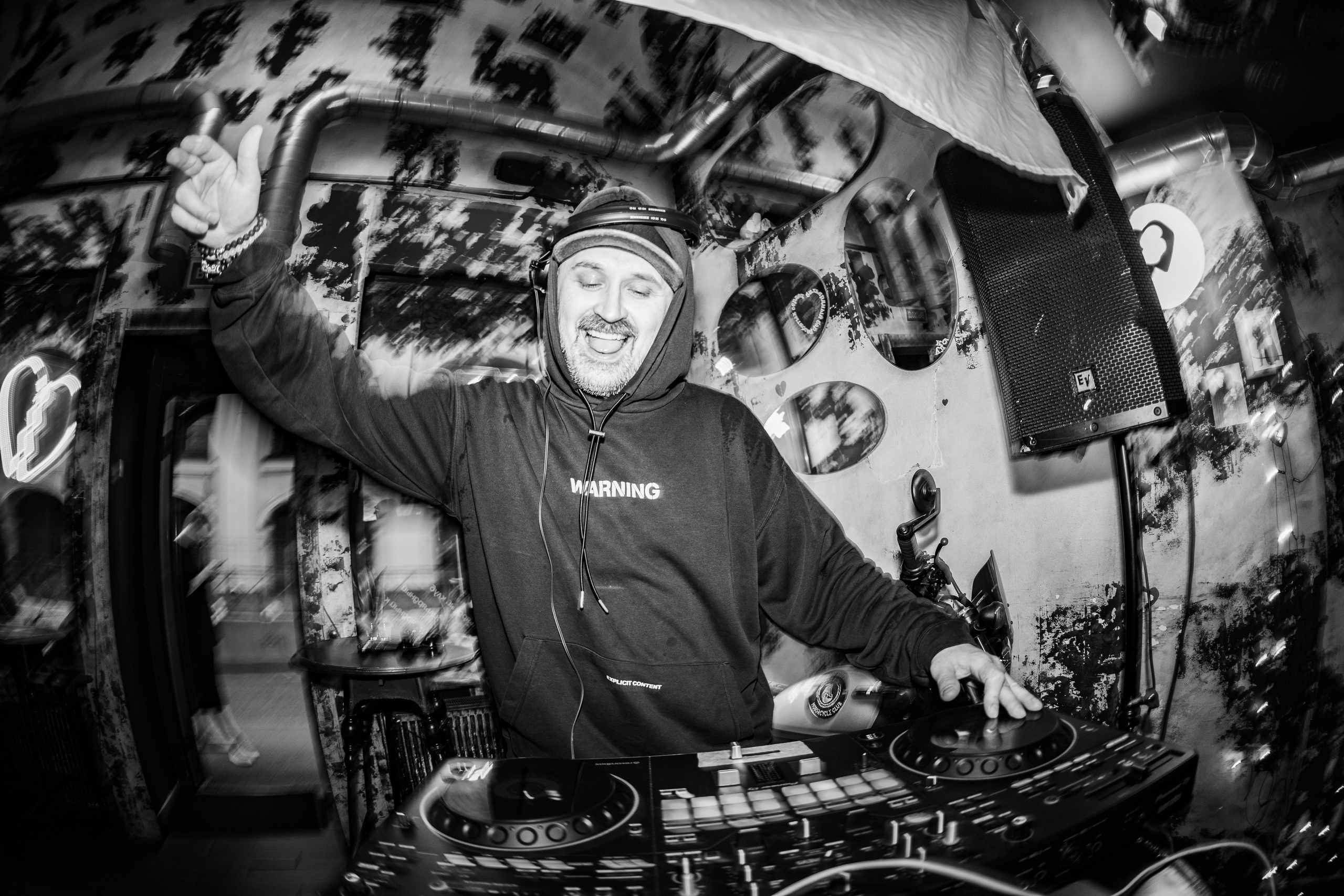 Панк-вечеринка в Баре разбитых сердец. Концертный и репортажный фотограф в Санкт-Петербурге Слава Пахомов