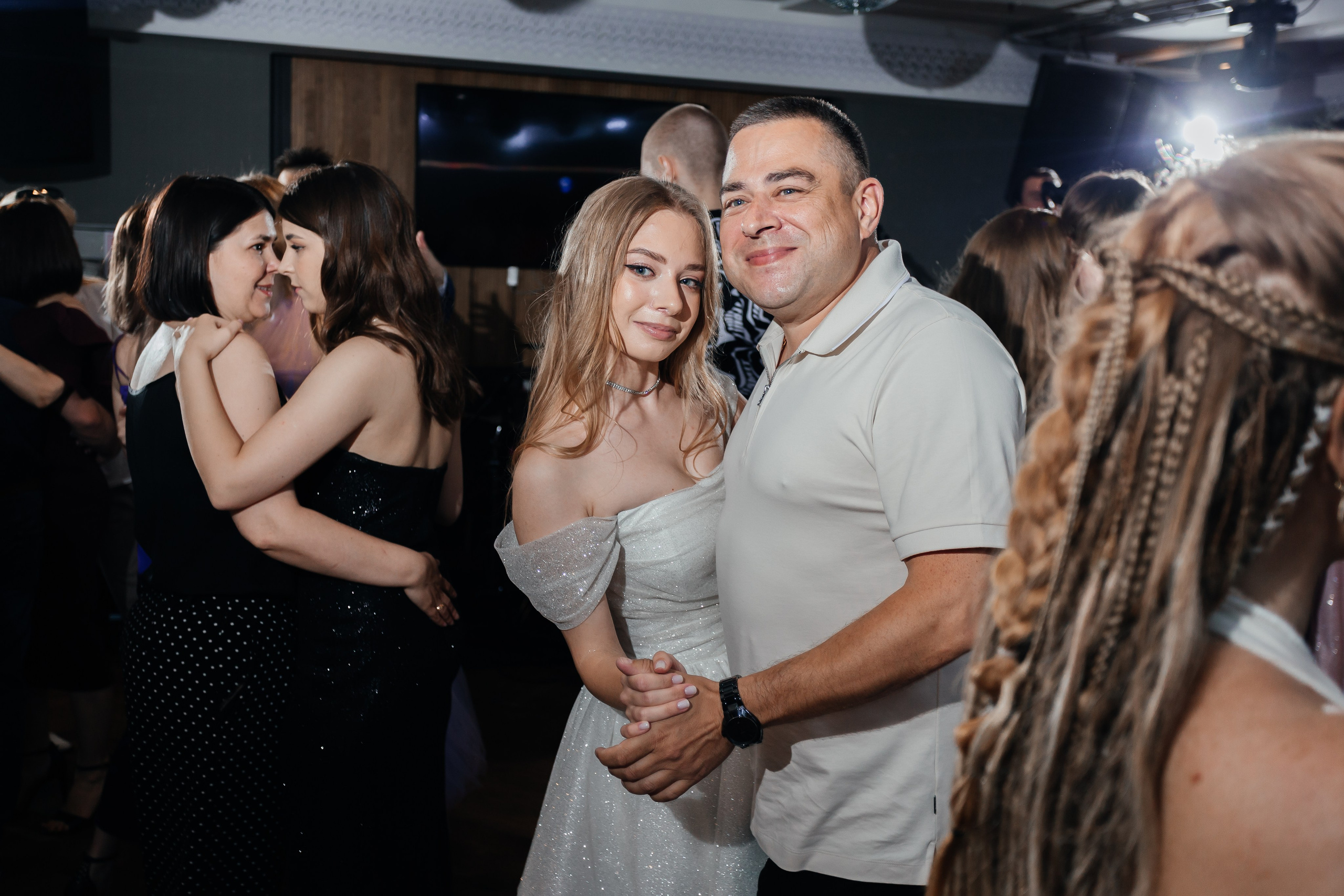 Выпускной 11 «А». Школа № 42. Свадебный фотограф в Краснодаре Николай Крауз