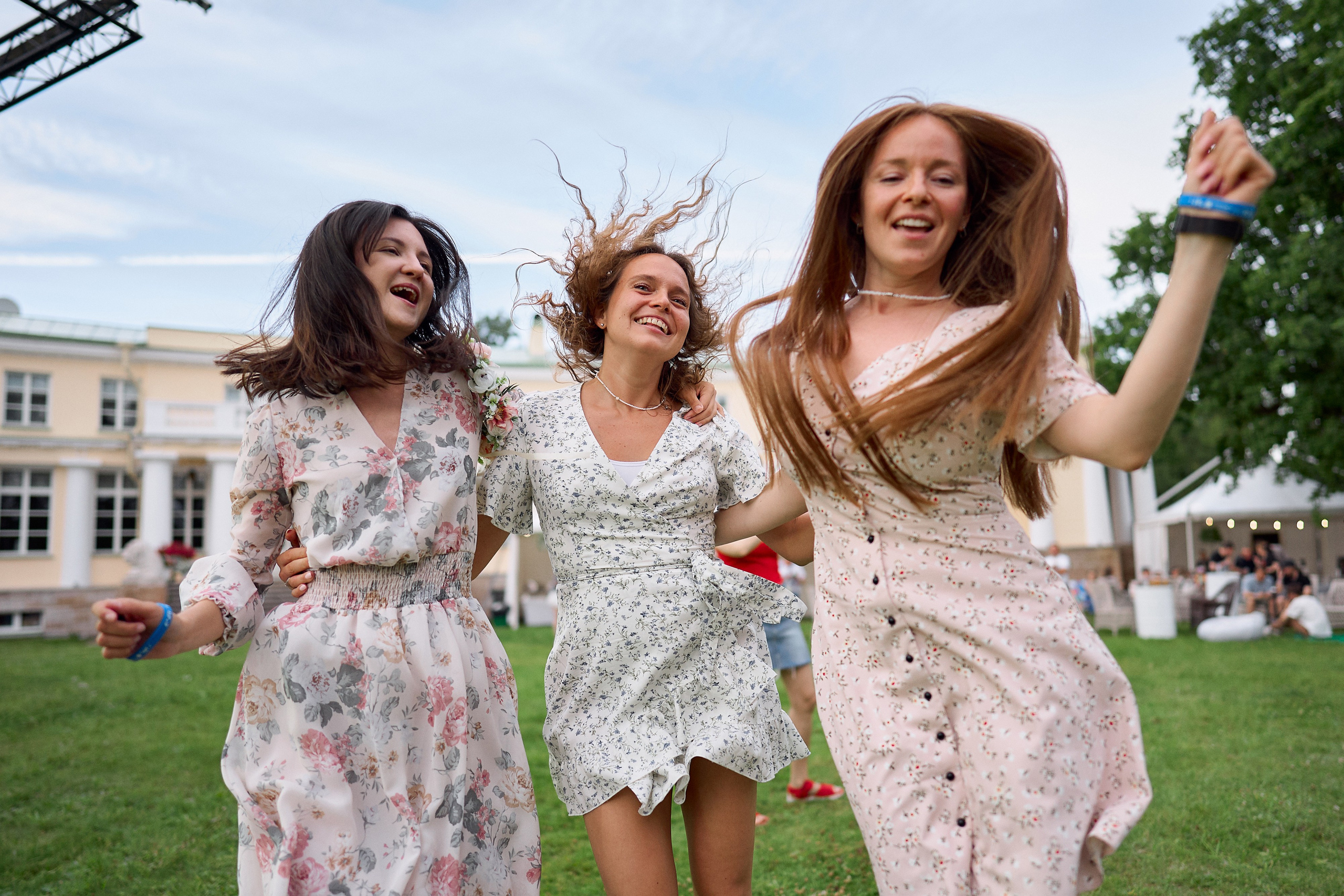 ЛЕТНИЕ ГУЛЯНИЯ LESTA