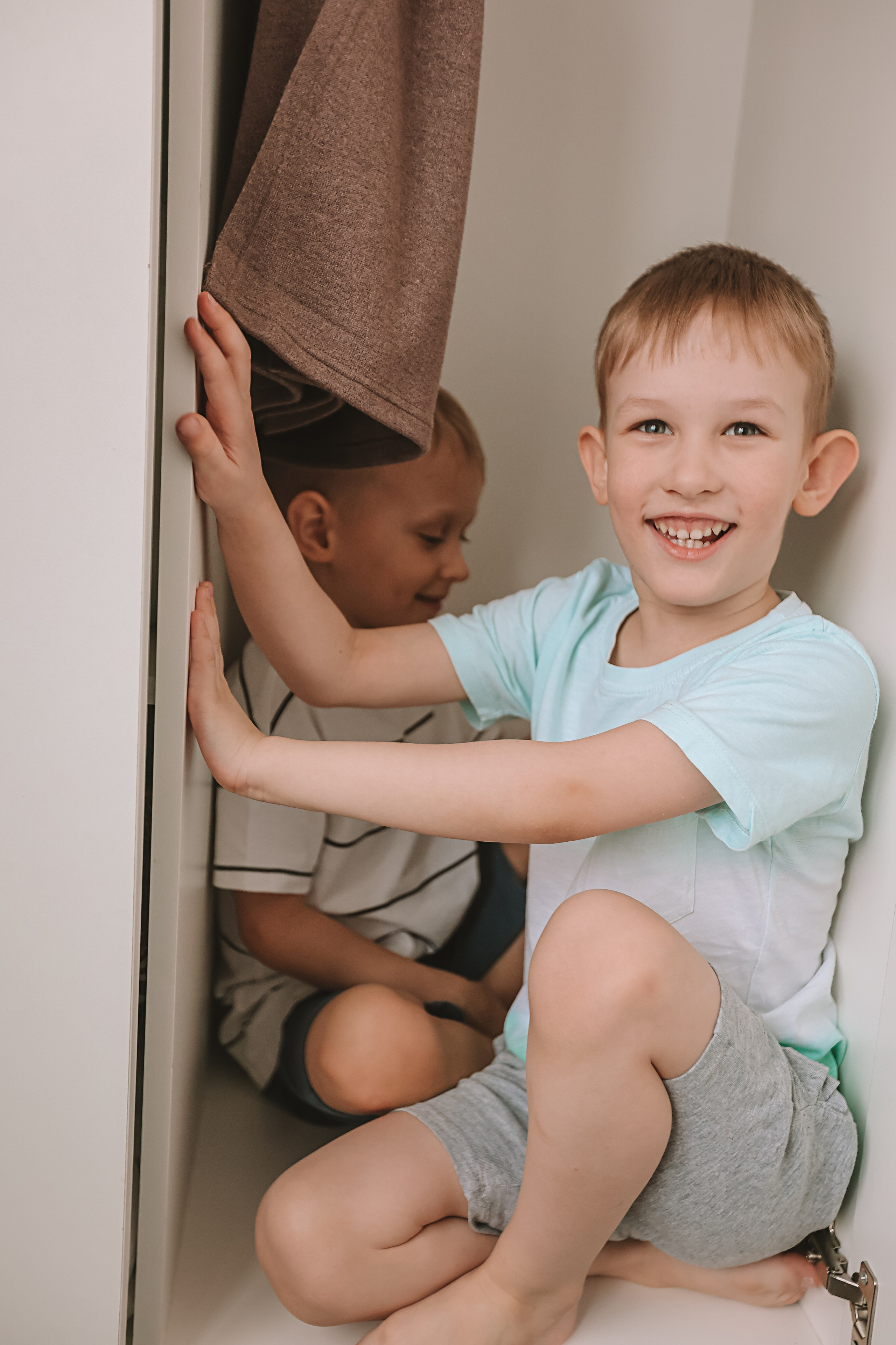 Семейная в домике (репортаж). Семейный фотограф Тюмень, фотограф на роды Салмина Мария