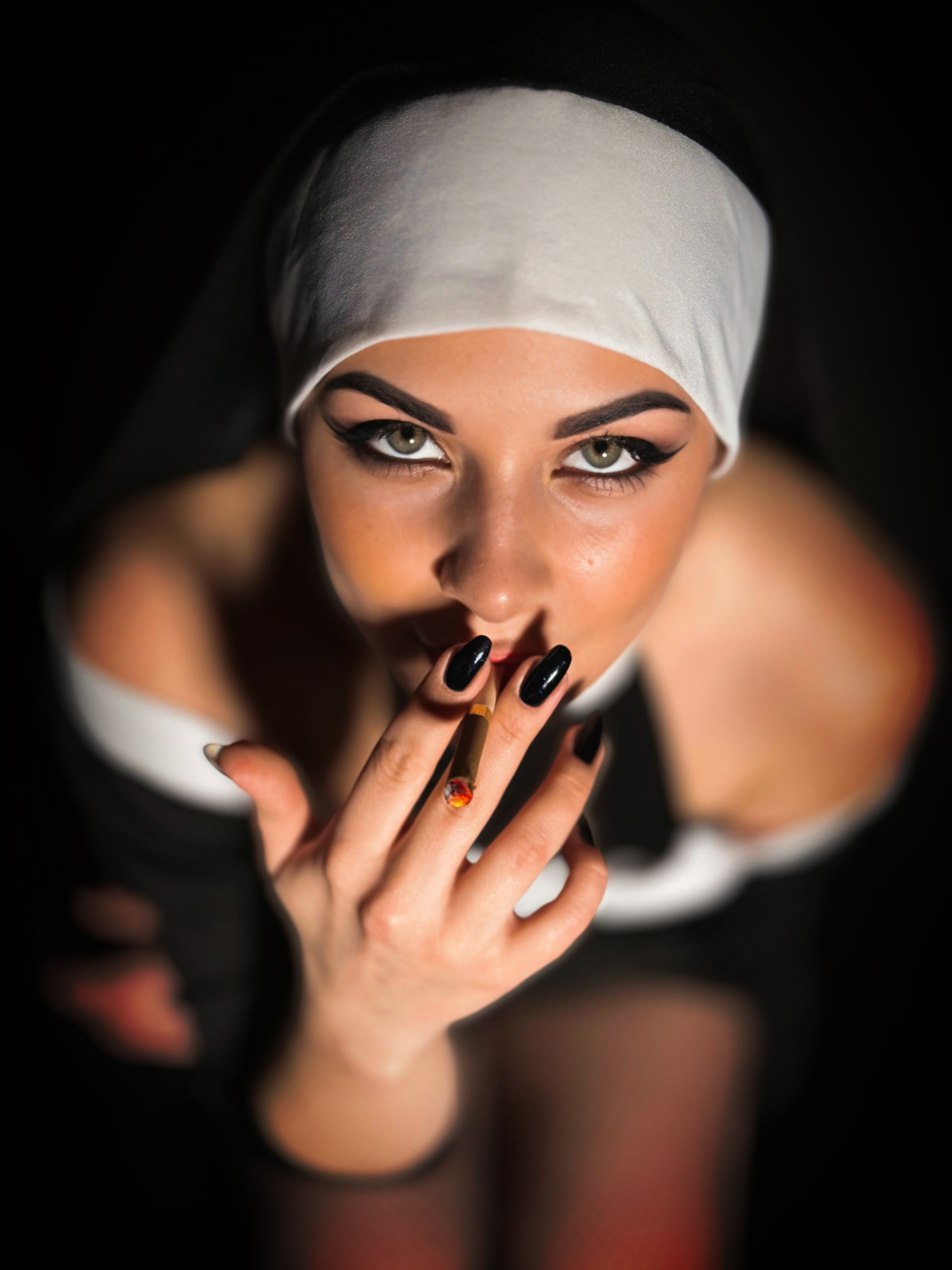 Серия «Монахиня». Мобильный фотограф Дмитрий Шпуров | KIREVAS