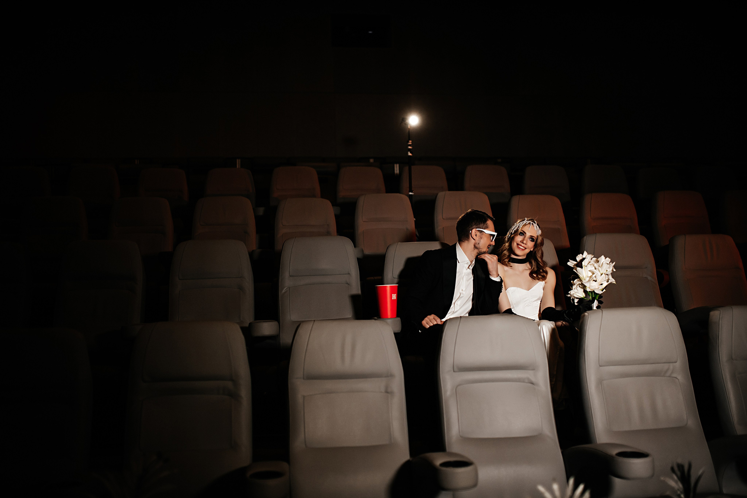 Свадьба в кинотеатре. Фотограф Санкт-Петербург Раднаева Юлия