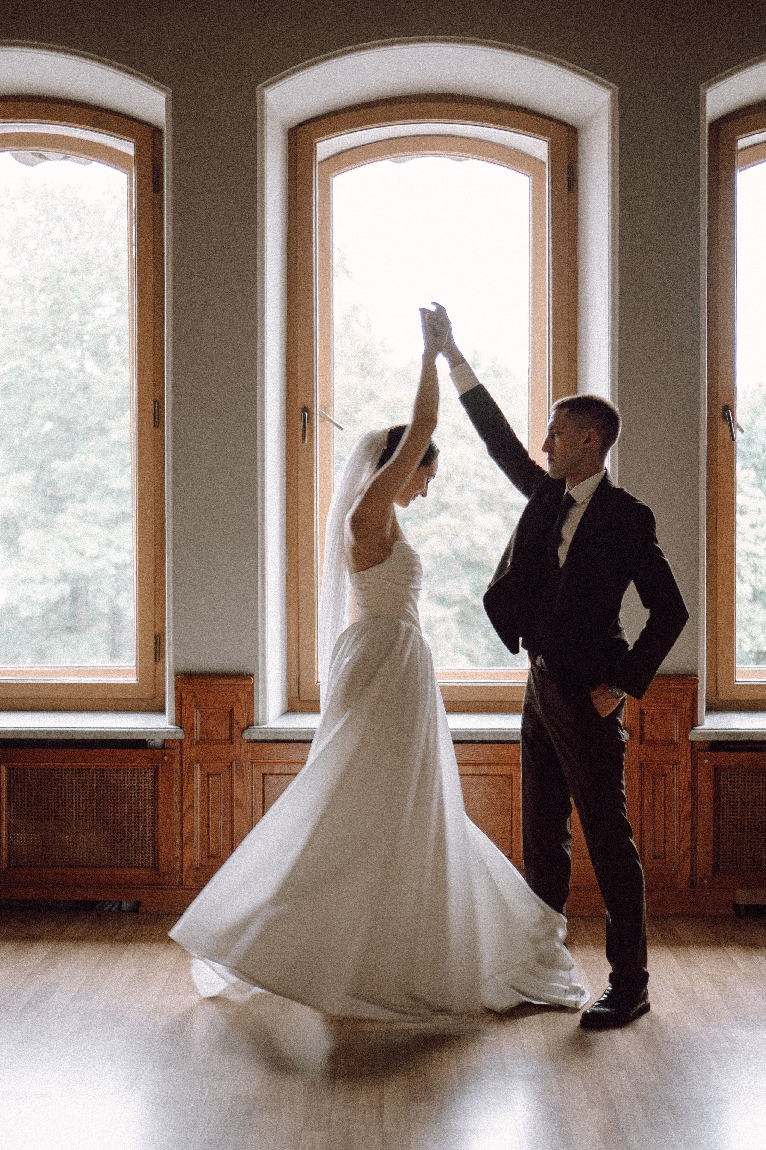 СВАДЕБНАЯ ПРОГУЛКА В САНТК-ПЕТЕРБУРГЕ (ИСАКИЕВСКИЙ СОБОР, ЗИМНЯЯ КАНАВКА, ЭРМИТАЖ И БОЛЬШАЯ МОРСКАЯ УЛИЦА). Профессиональный фотограф, Санкт-Петербург — Виктория Богомолова