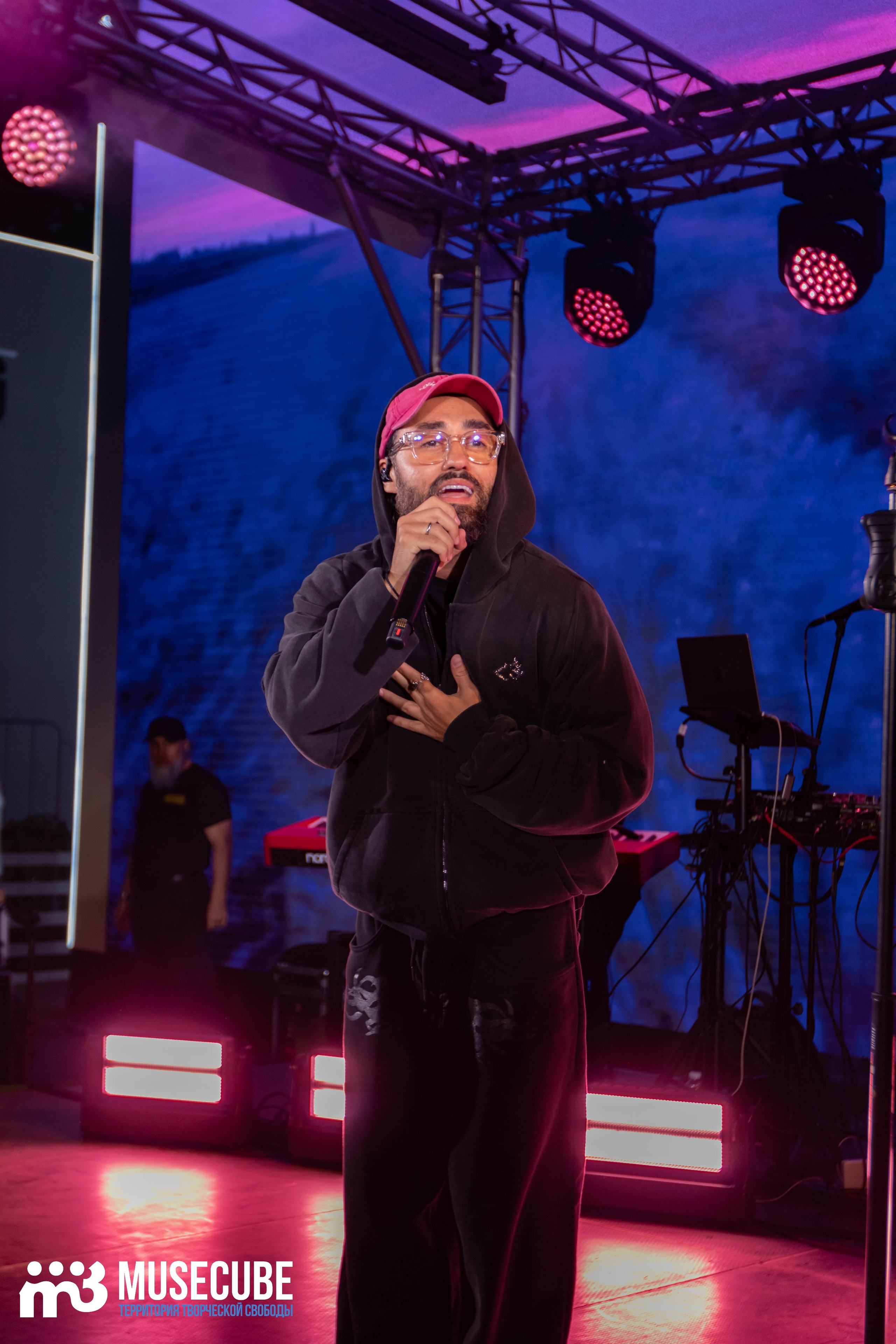 МОТ. Концертный фотограф