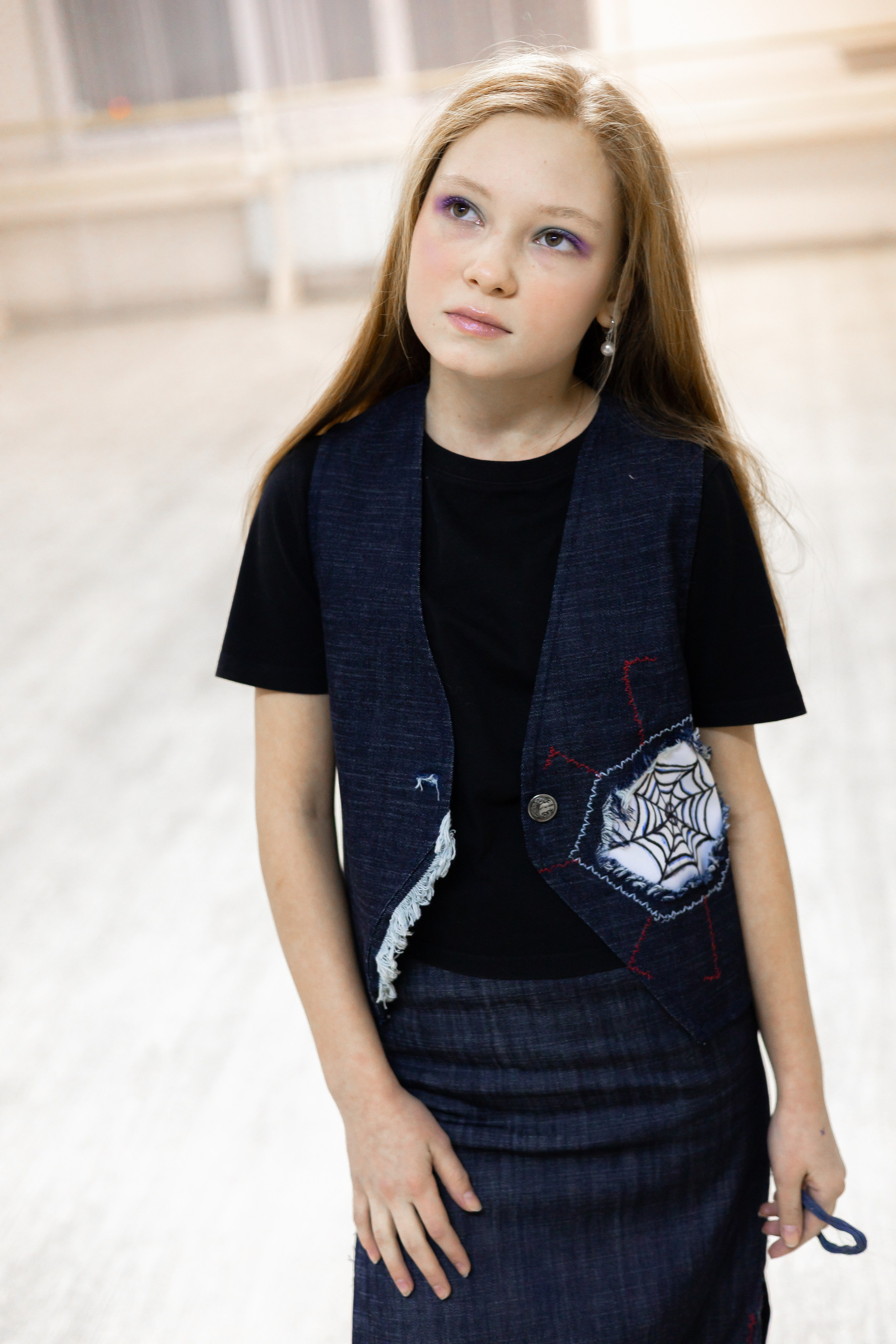 Урок «цветного» макияжа для Театра моды. Школа для девочек во Владивостоке — Само Совершенство