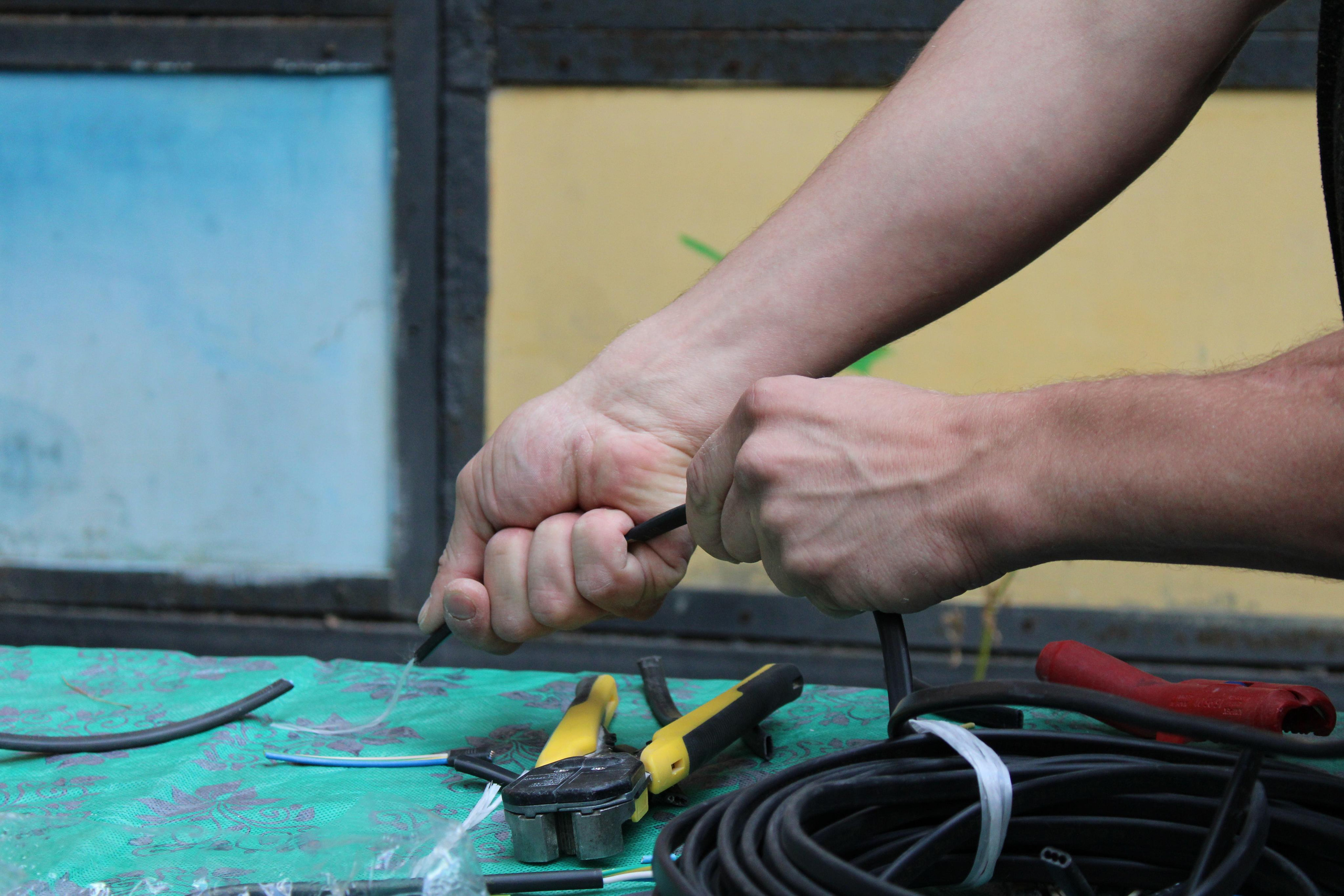 Испытание кабеля ВВгНГ. Позитивный контент-фотограф в Санкт-Петербурге Мария Устинова