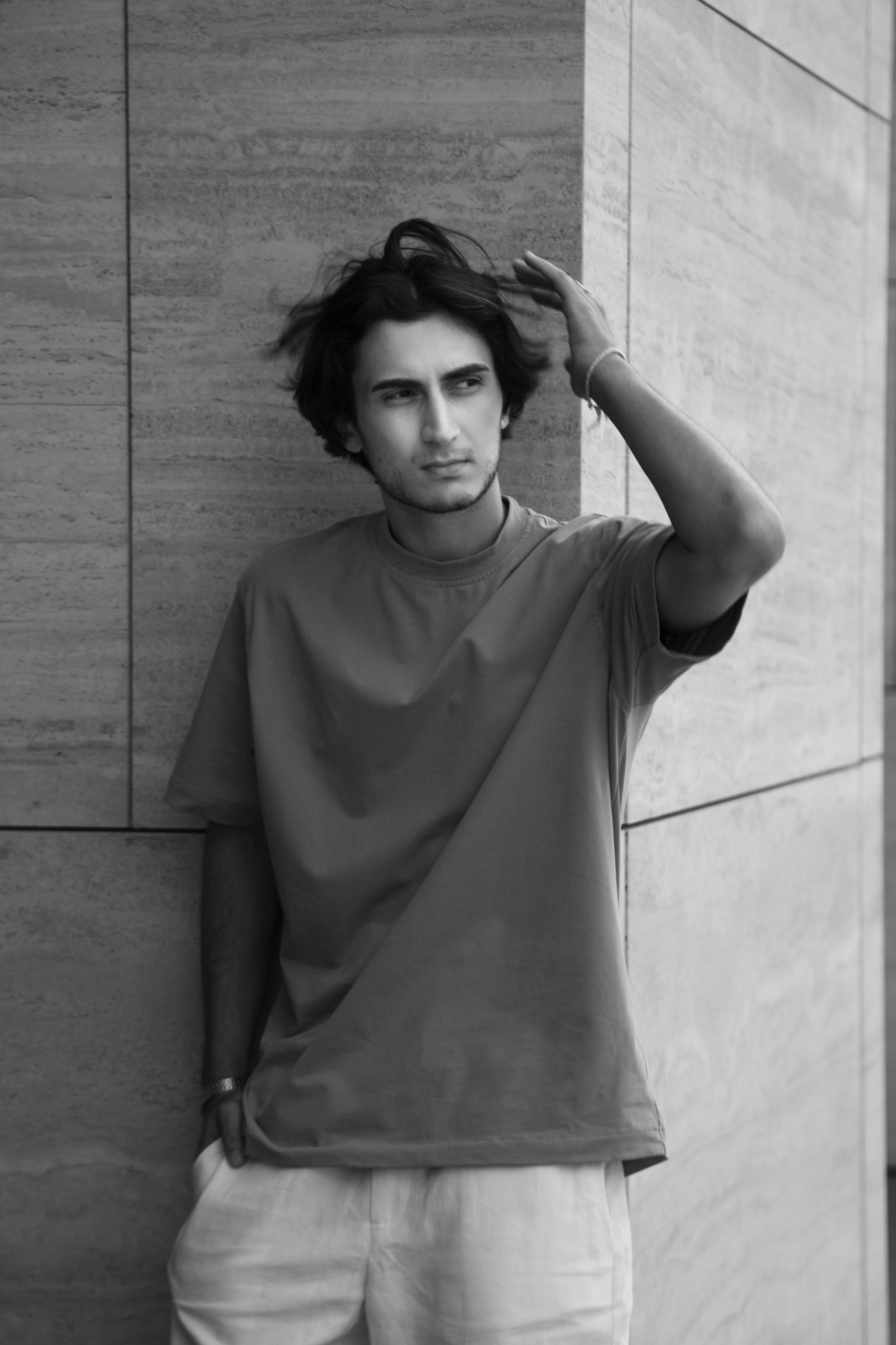 Прогулка во дворе Невской Ратуши. Позитивный контент-фотограф в Санкт-Петербурге Мария Устинова