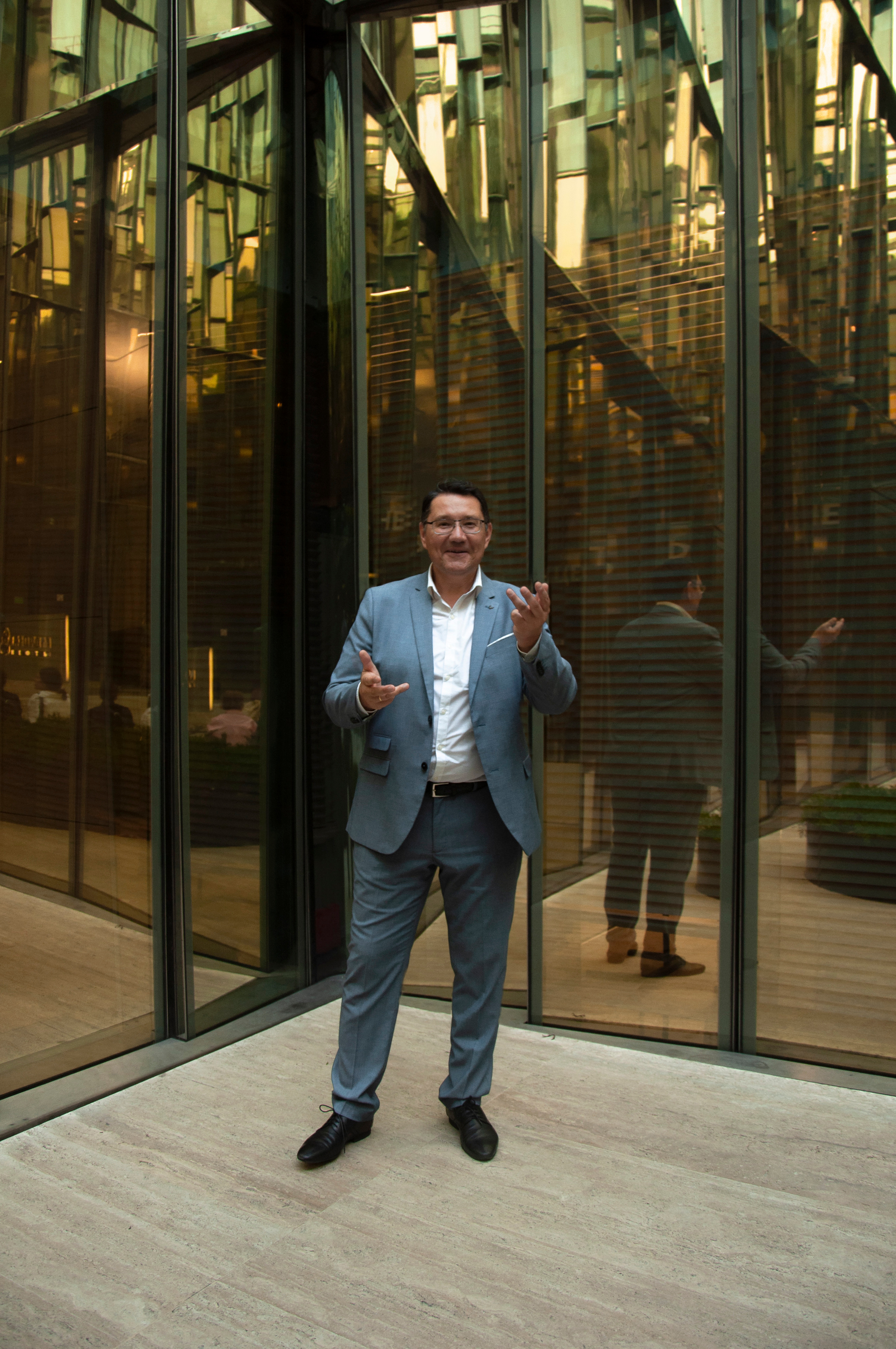 Преподаватель ораторского искусства и импровизации — Павел Васильев. Позитивный контент-фотограф в Санкт-Петербурге Мария Устинова