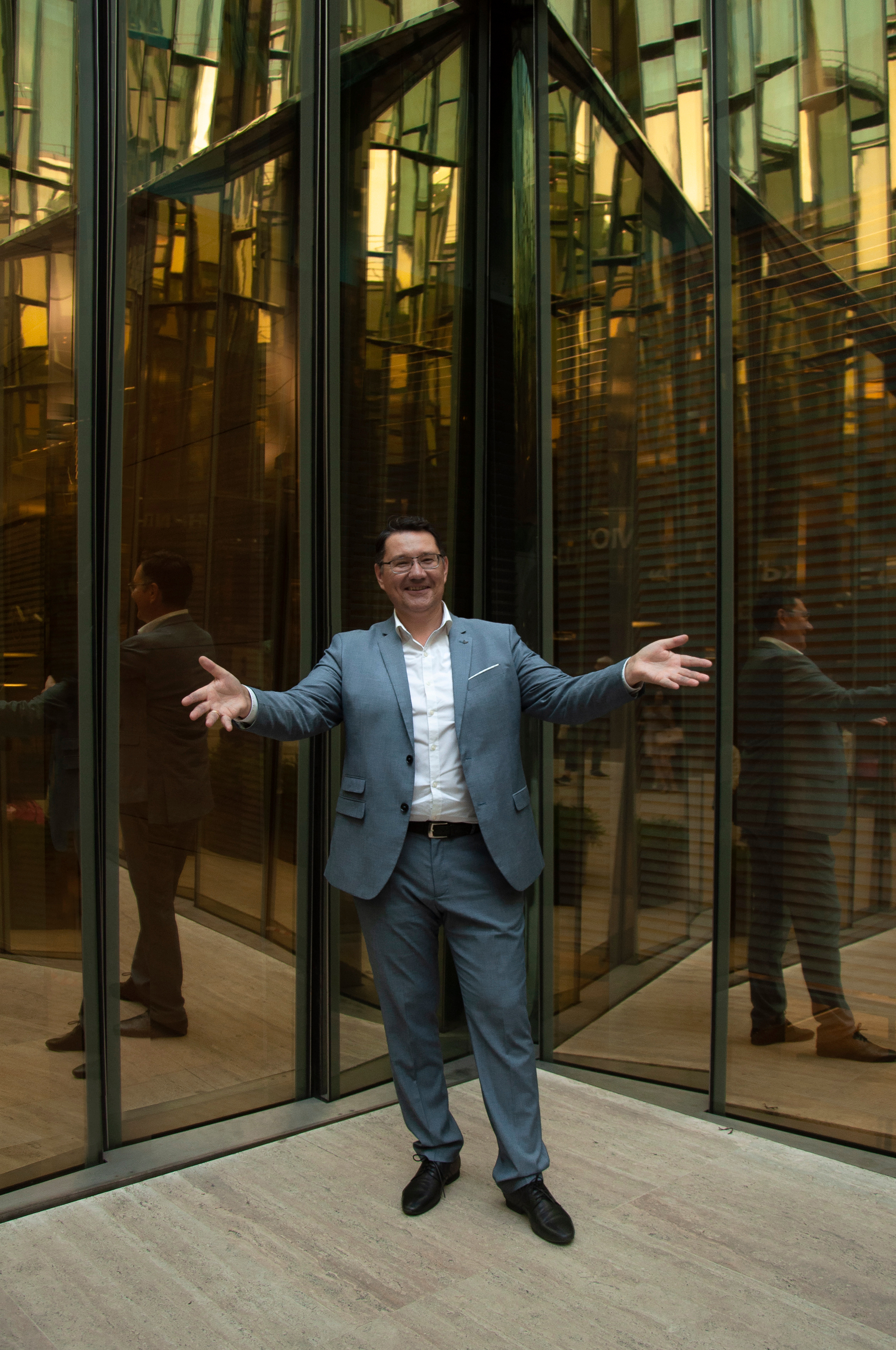 Преподаватель ораторского искусства и импровизации — Павел Васильев. Позитивный контент-фотограф в Санкт-Петербурге Мария Устинова