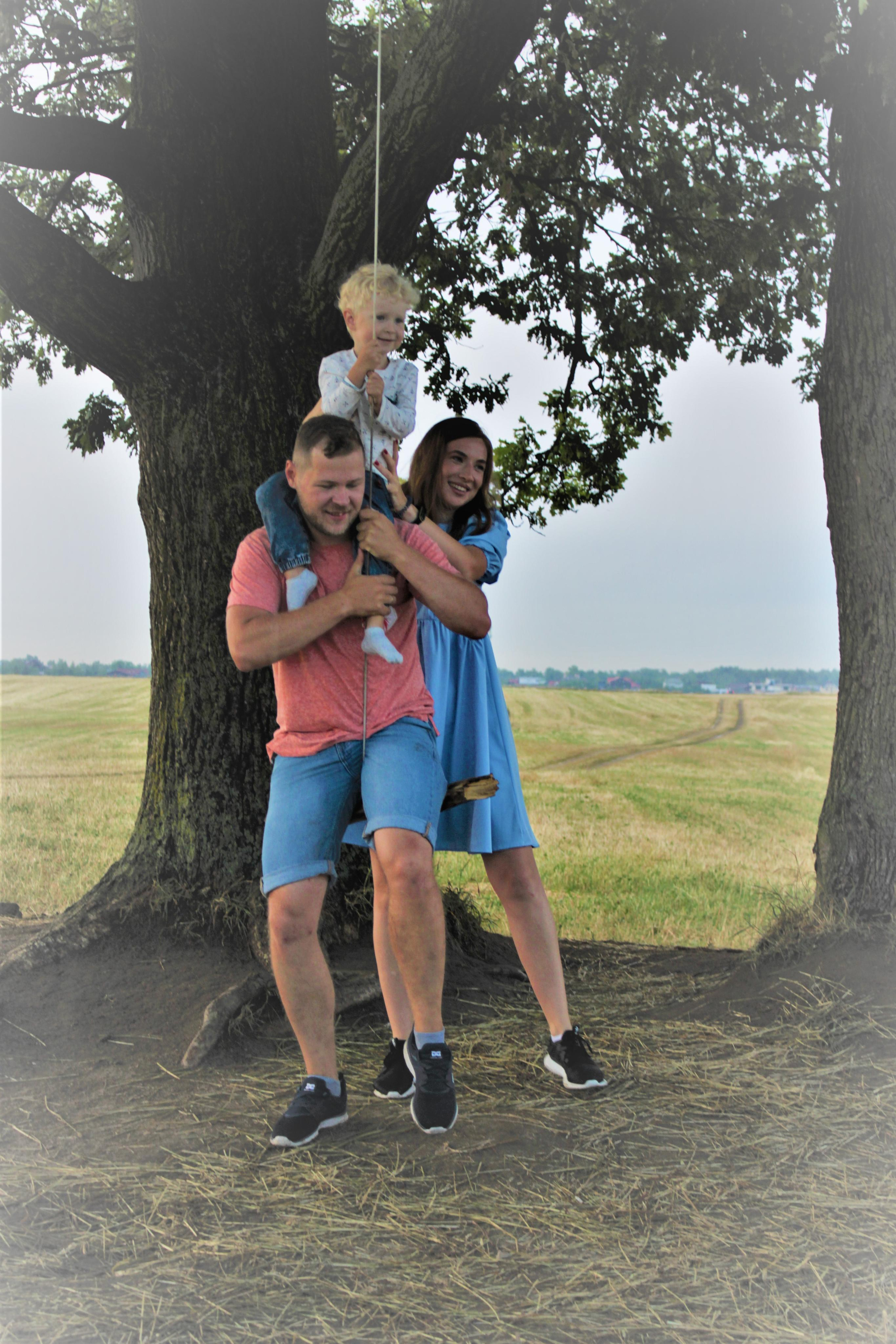 Семейная прогулка в окресностях Пушкина. Позитивный контент-фотограф в Санкт-Петербурге Мария Устинова