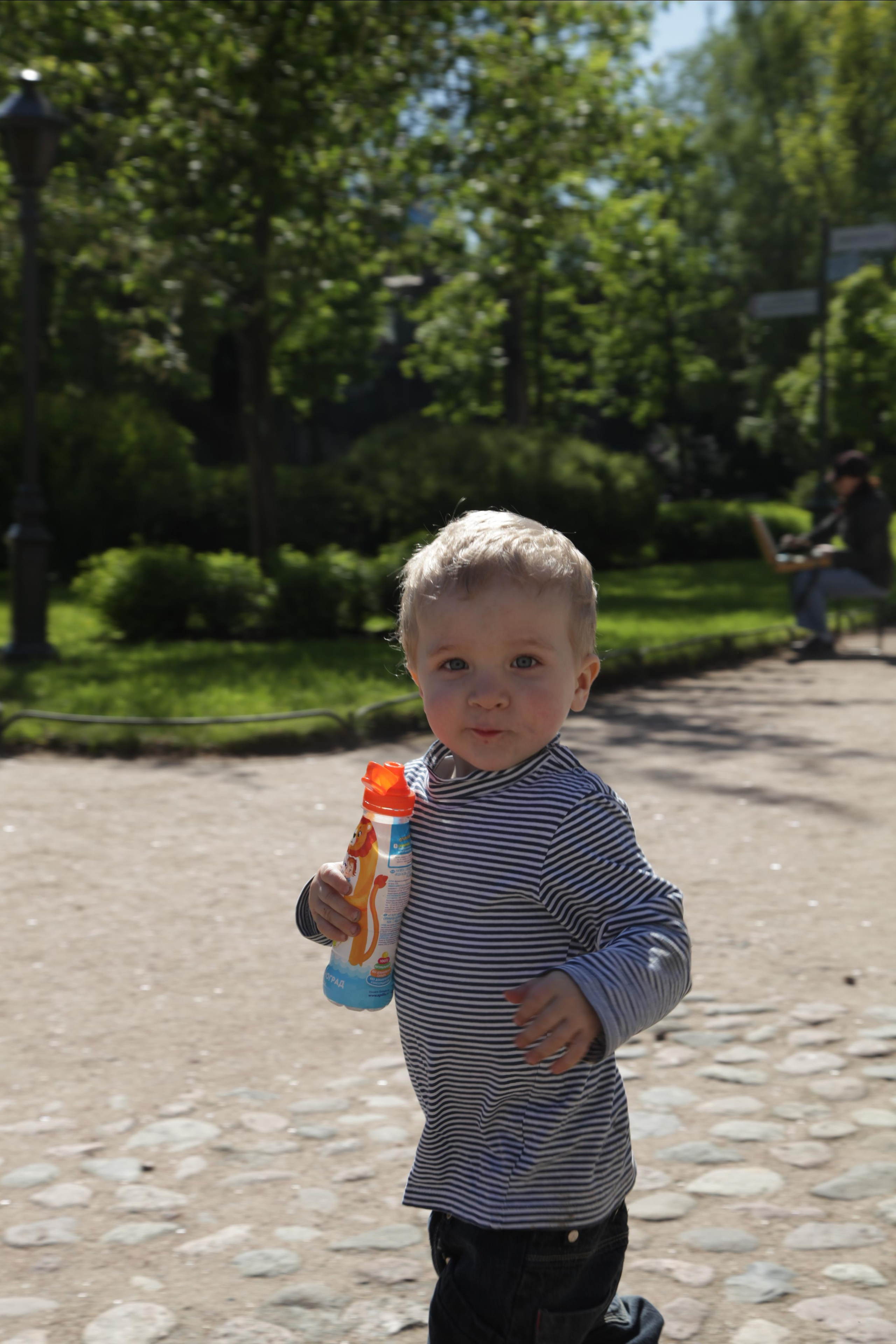 Малыш в Польском Садике. Позитивный контент-фотограф в Санкт-Петербурге Мария Устинова