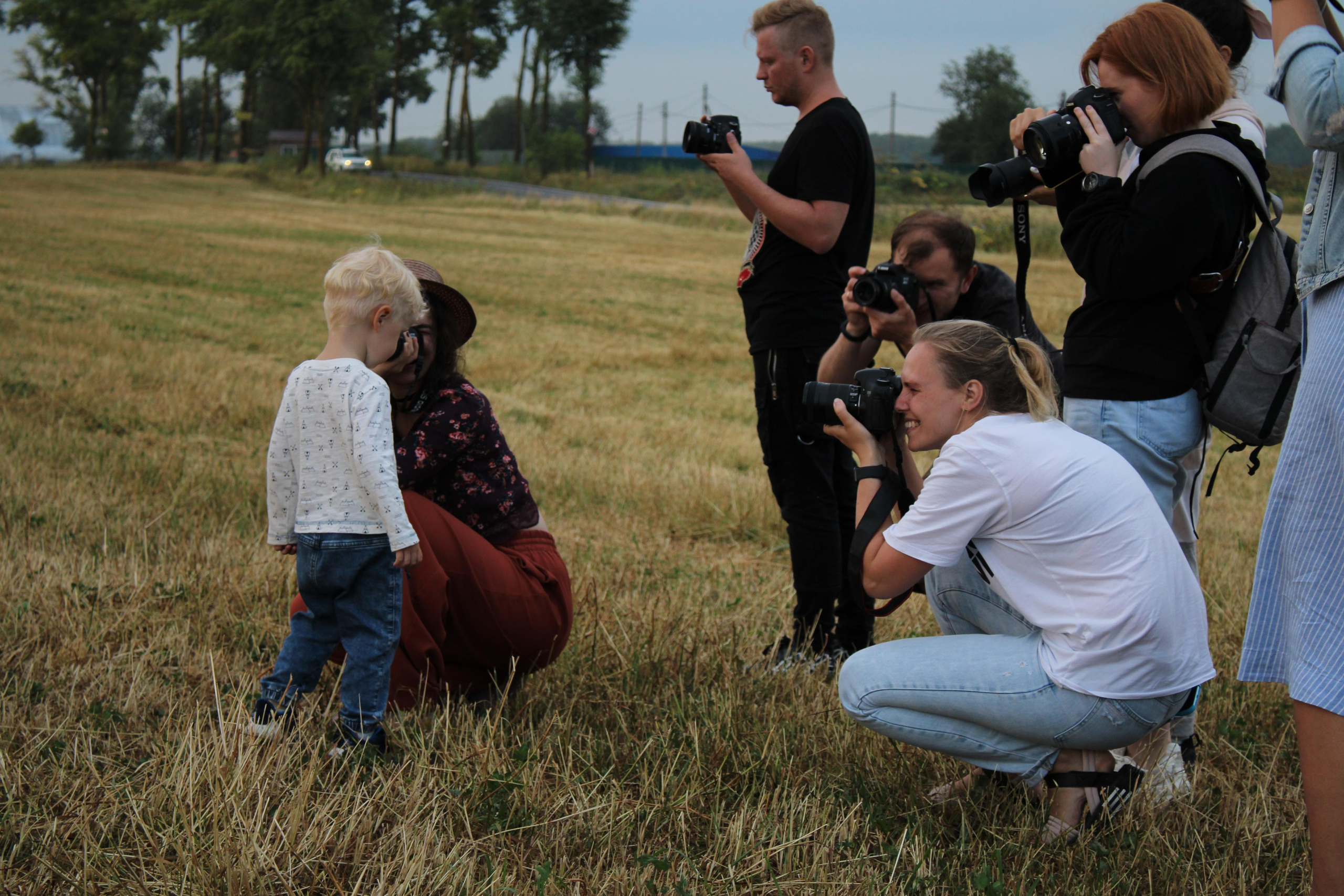 Семейная прогулка в окресностях Пушкина. Позитивный контент-фотограф в Санкт-Петербурге Мария Устинова