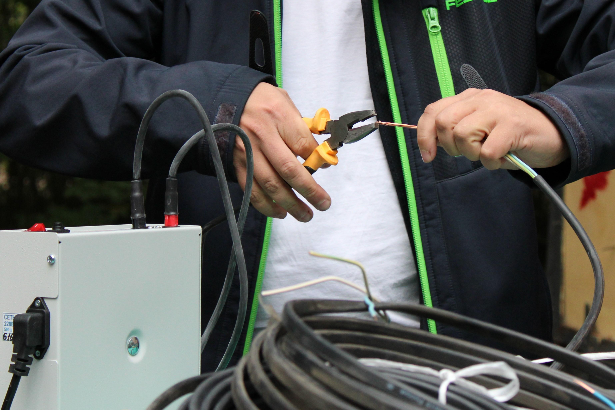 Испытание кабеля ВВгНГ. Позитивный контент-фотограф в Санкт-Петербурге Мария Устинова