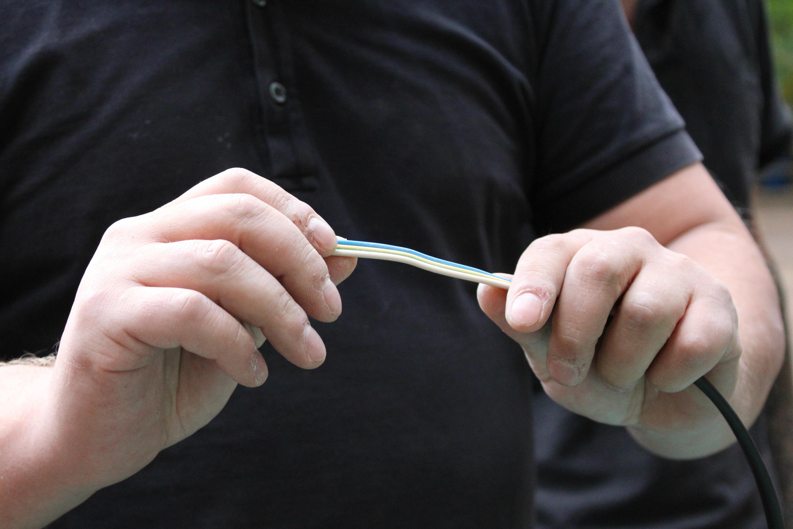 Испытание кабеля ВВгНГ. Позитивный контент-фотограф в Санкт-Петербурге Мария Устинова