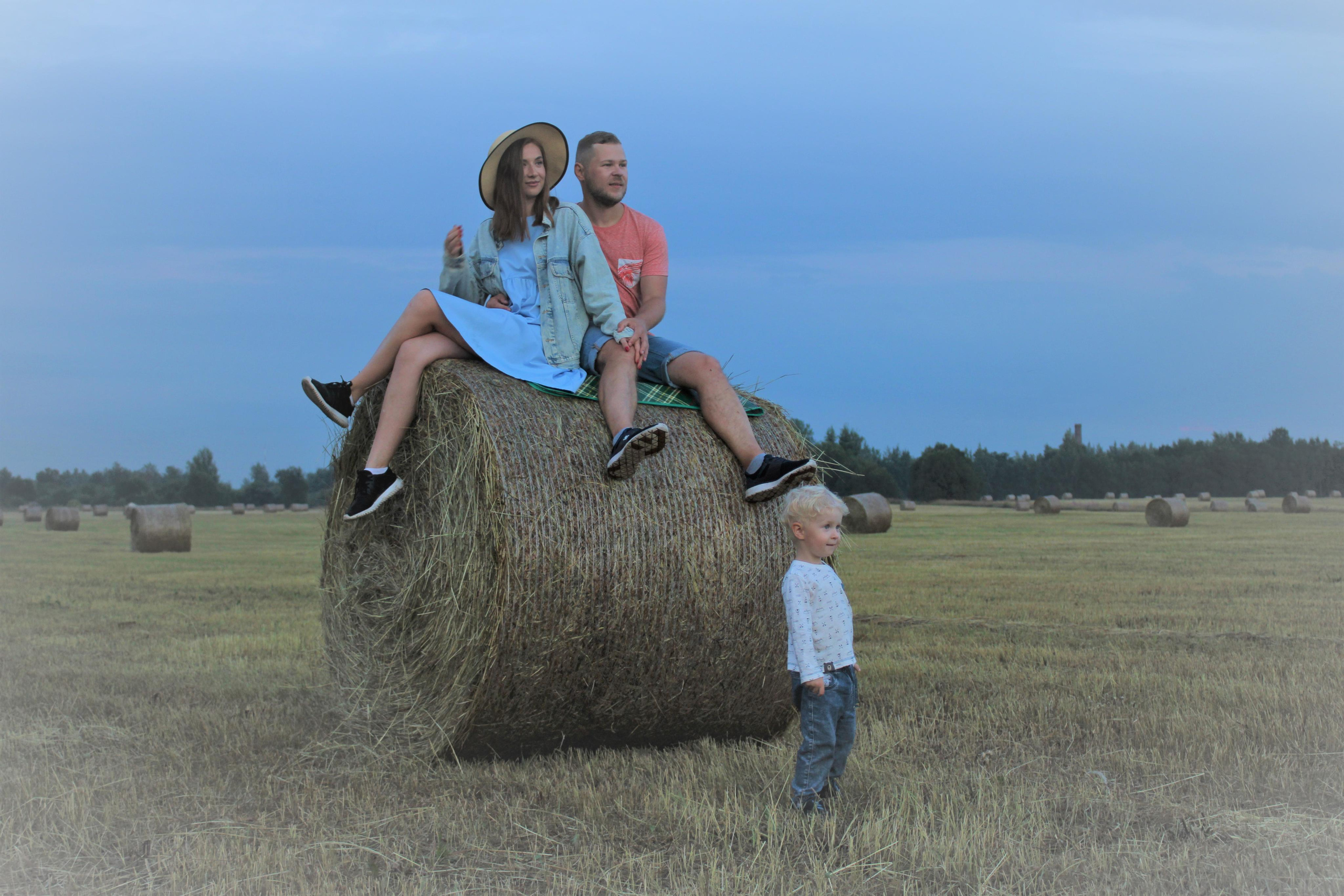 Семейная прогулка в окресностях Пушкина. Позитивный контент-фотограф в Санкт-Петербурге Мария Устинова