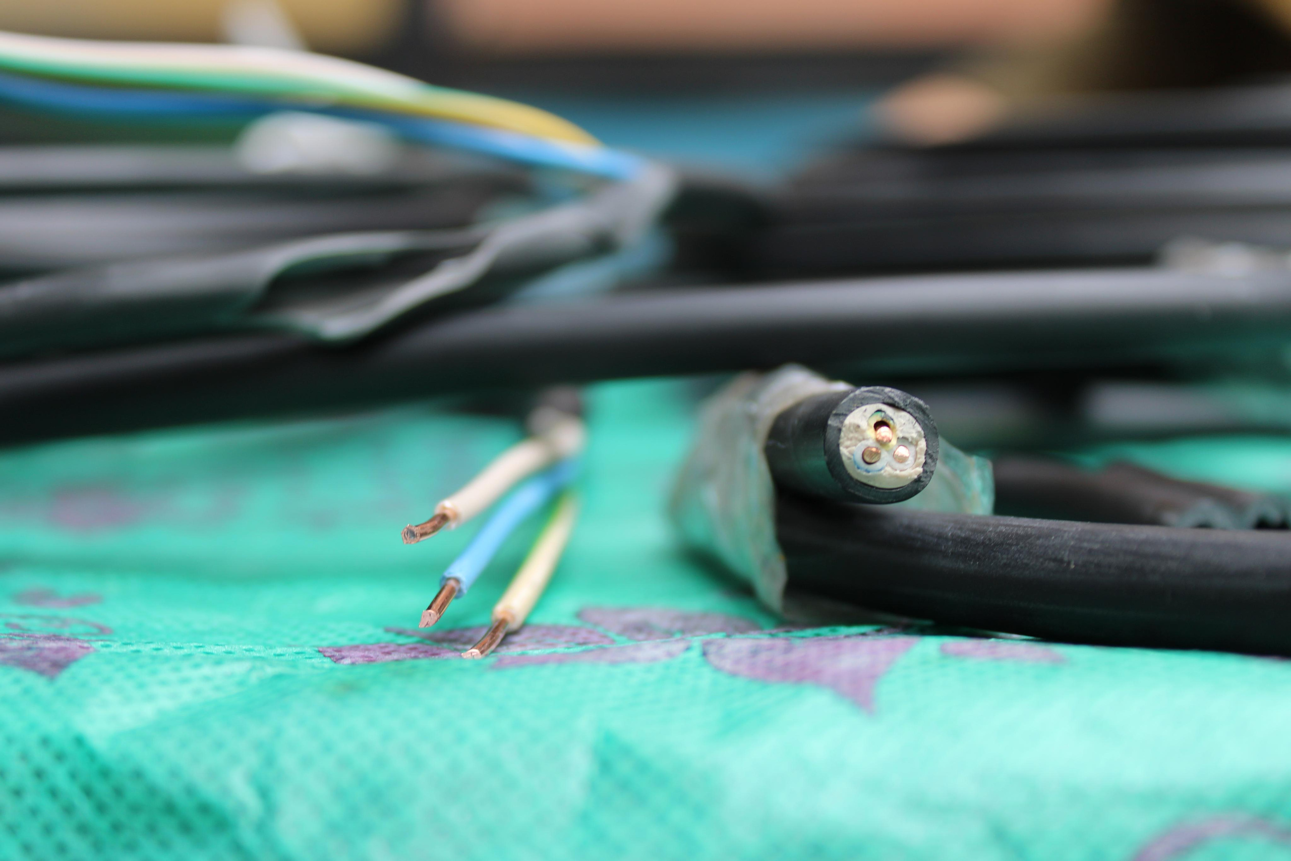 Испытание кабеля ВВгНГ. Позитивный контент-фотограф в Санкт-Петербурге Мария Устинова