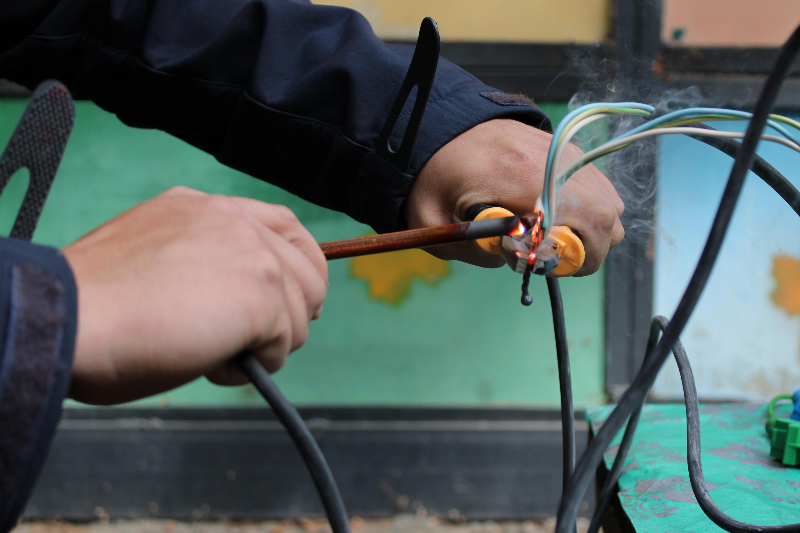 Испытание кабеля ВВгНГ. Позитивный контент-фотограф в Санкт-Петербурге Мария Устинова