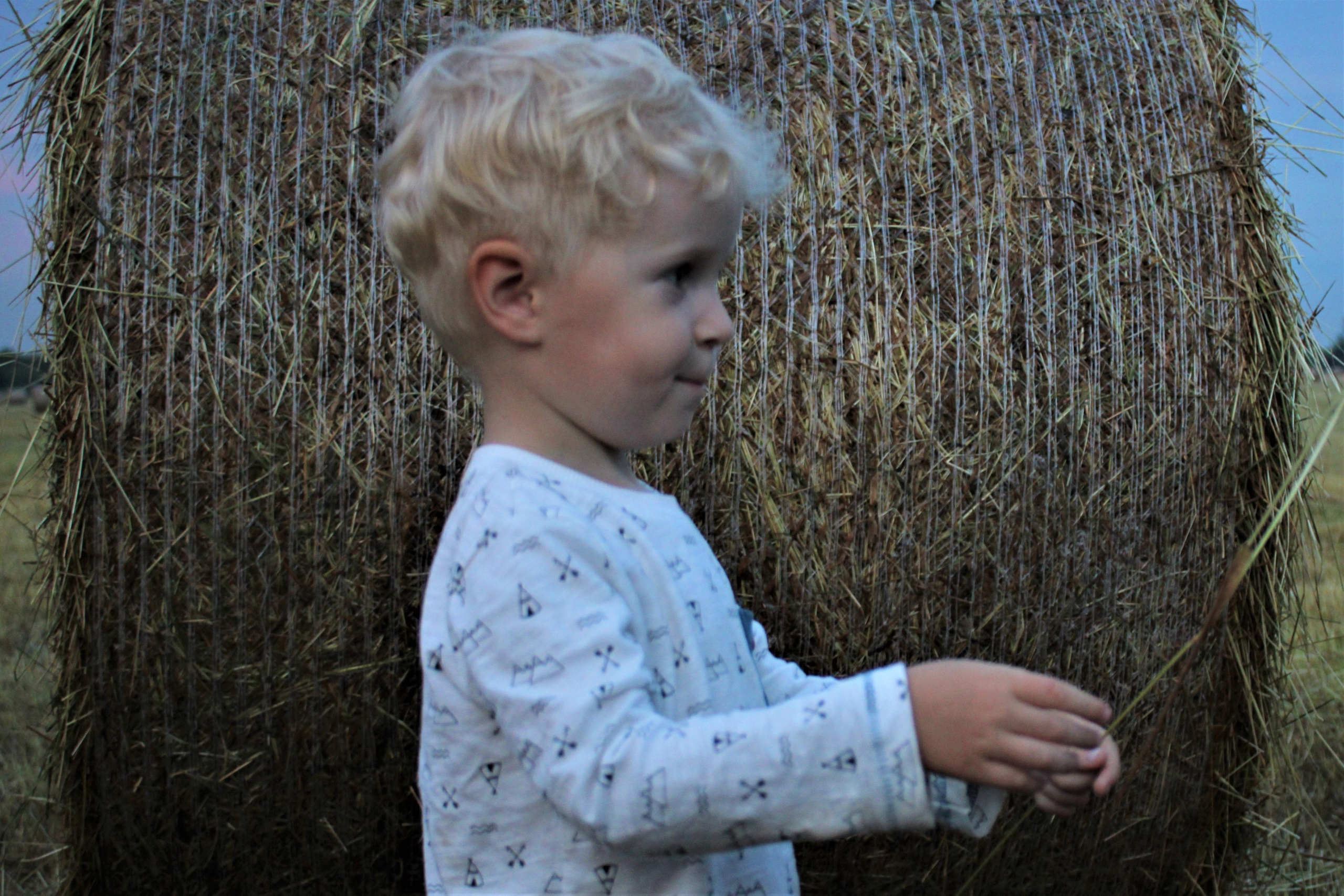 Семейная прогулка в окресностях Пушкина. Позитивный контент-фотограф в Санкт-Петербурге Мария Устинова