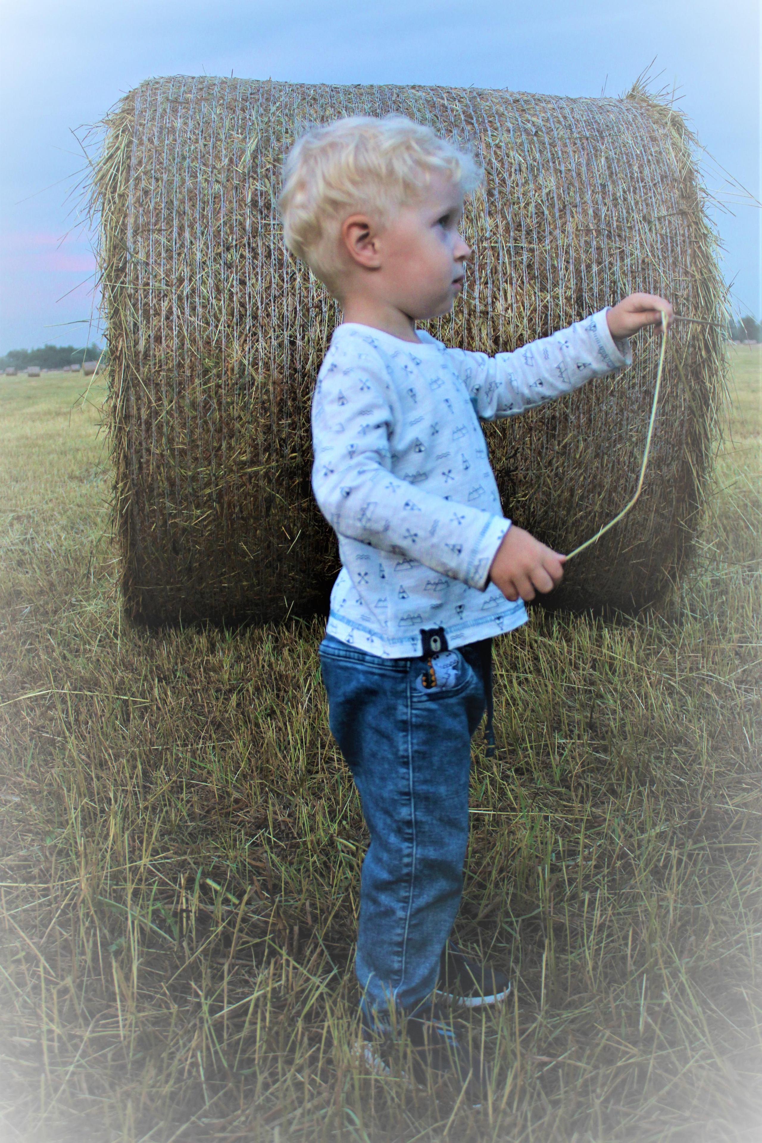 Семейная прогулка в окресностях Пушкина. Позитивный контент-фотограф в Санкт-Петербурге Мария Устинова