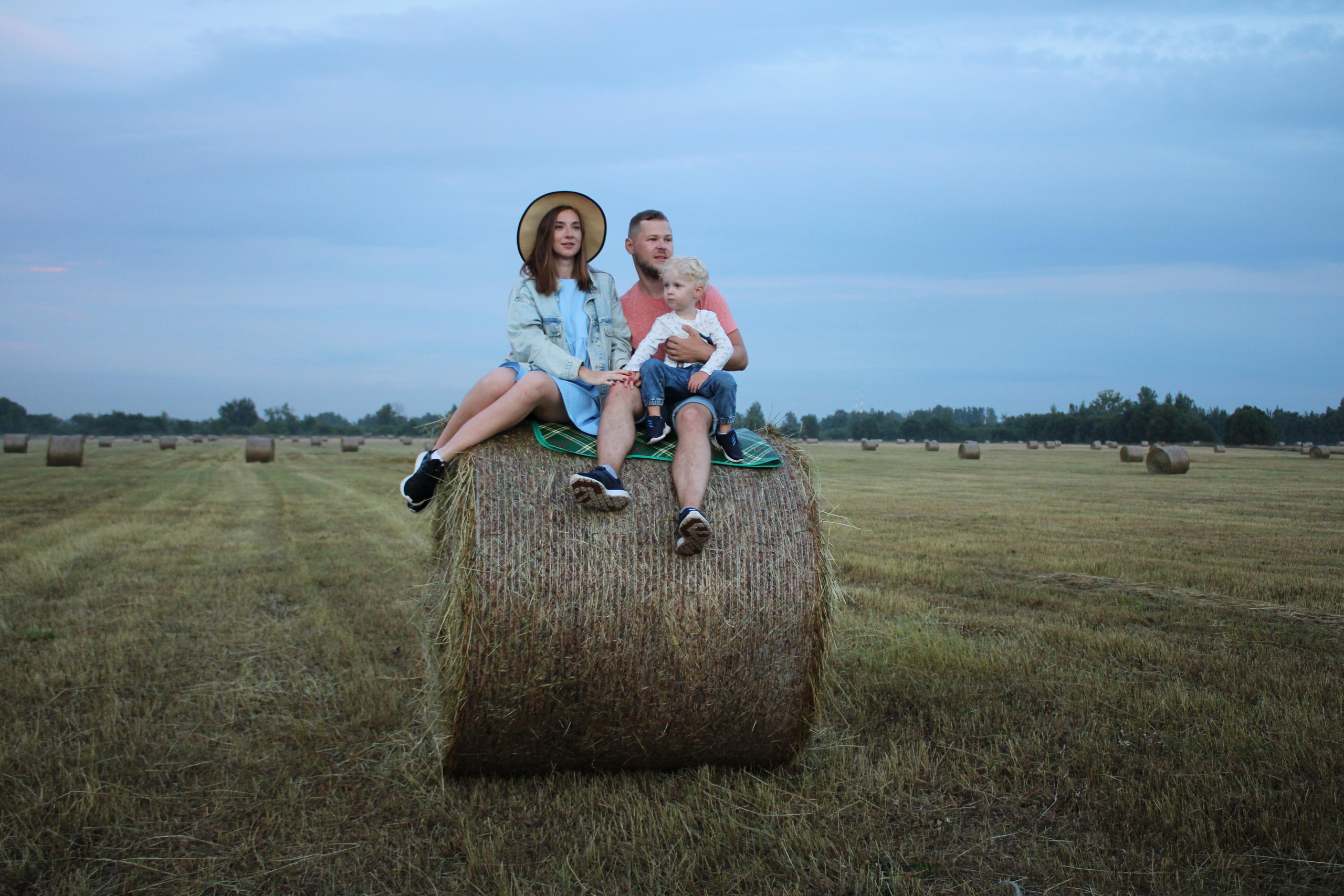 Семейная прогулка в окресностях Пушкина. Позитивный контент-фотограф в Санкт-Петербурге Мария Устинова