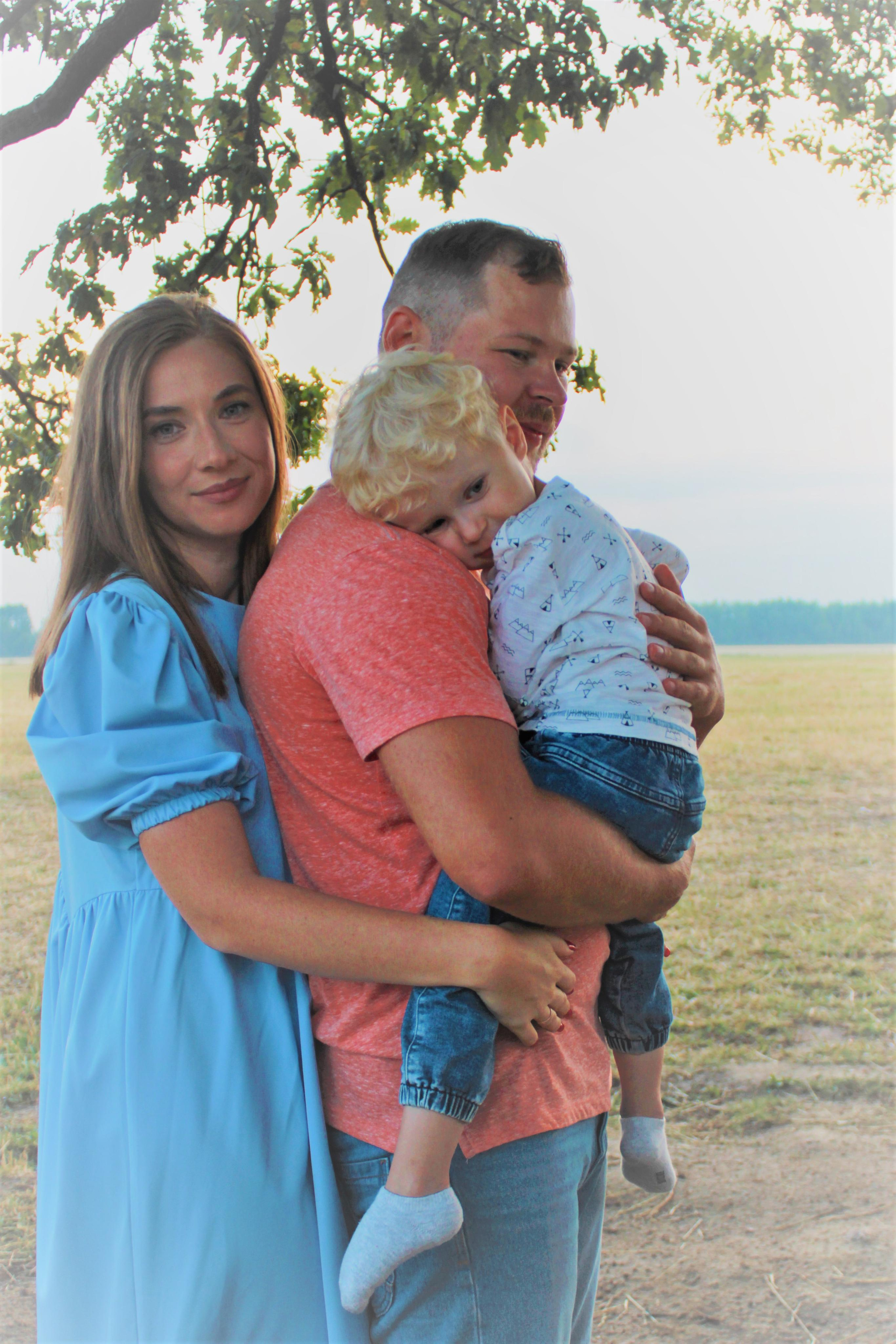 Семейная прогулка в окресностях Пушкина. Позитивный контент-фотограф в Санкт-Петербурге Мария Устинова