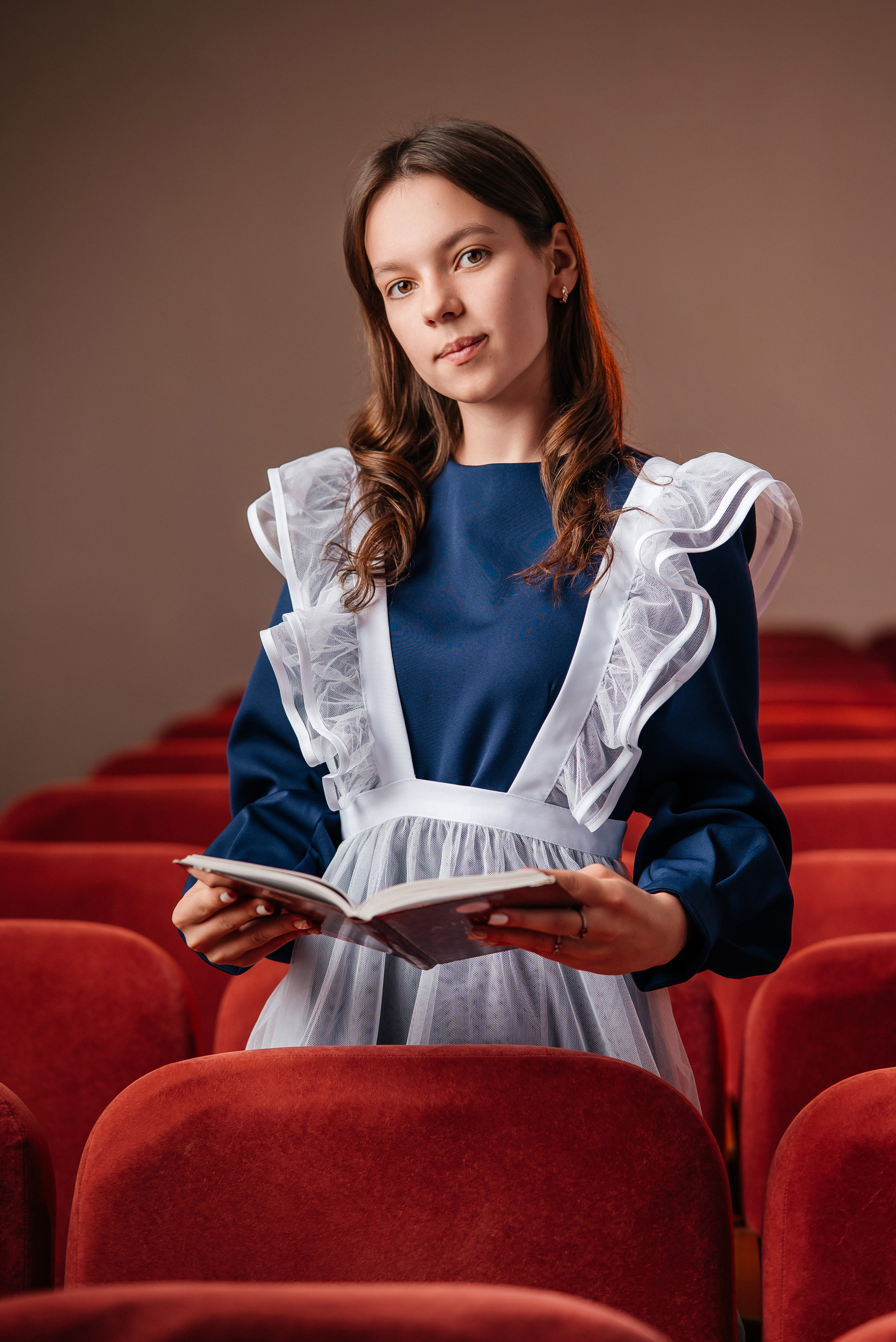 Портреты. Школьный фотограф в Валуйках. Фотосессии для выпускников и изготовление выпускных альбомов в городе Валуйки и в Белгородской области