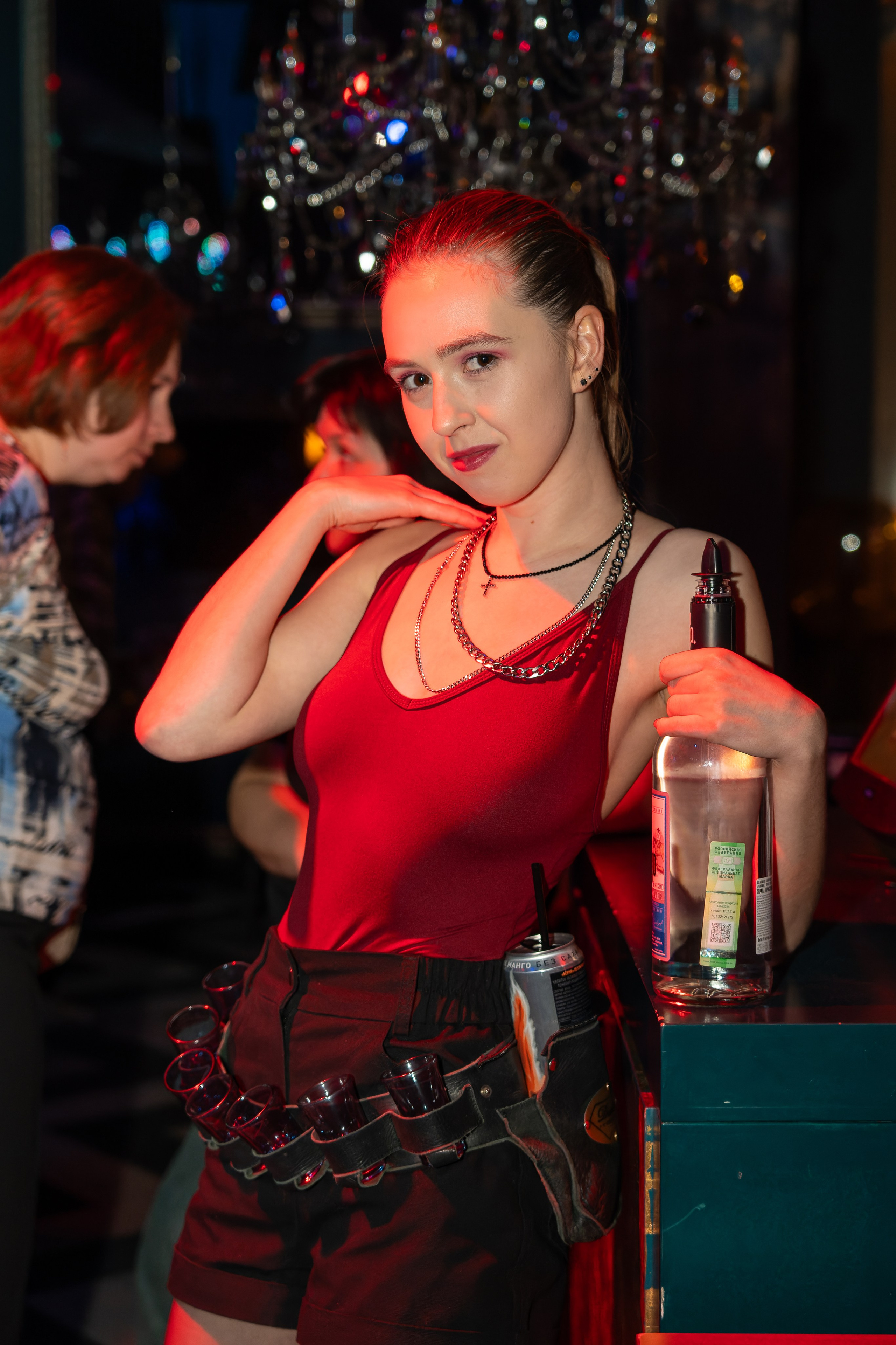 Съёмка в клубе, бар руки вверх, клубная фотосессия. «Студия DRONAVT`s» — видеосъёмка и фотография г. Москва