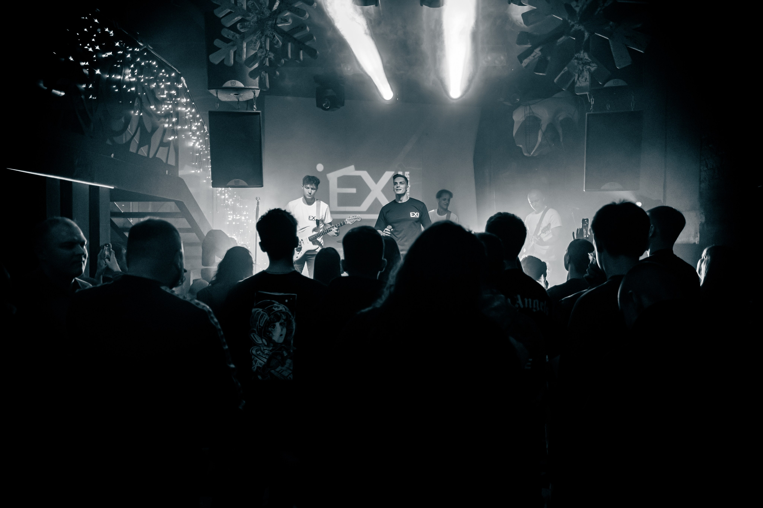 Ex-позиция. Рок-ёлка, клуб-галерея Эрмитаж. 21.12.2024. Фотограф Регина Крикунова г. Красноярск