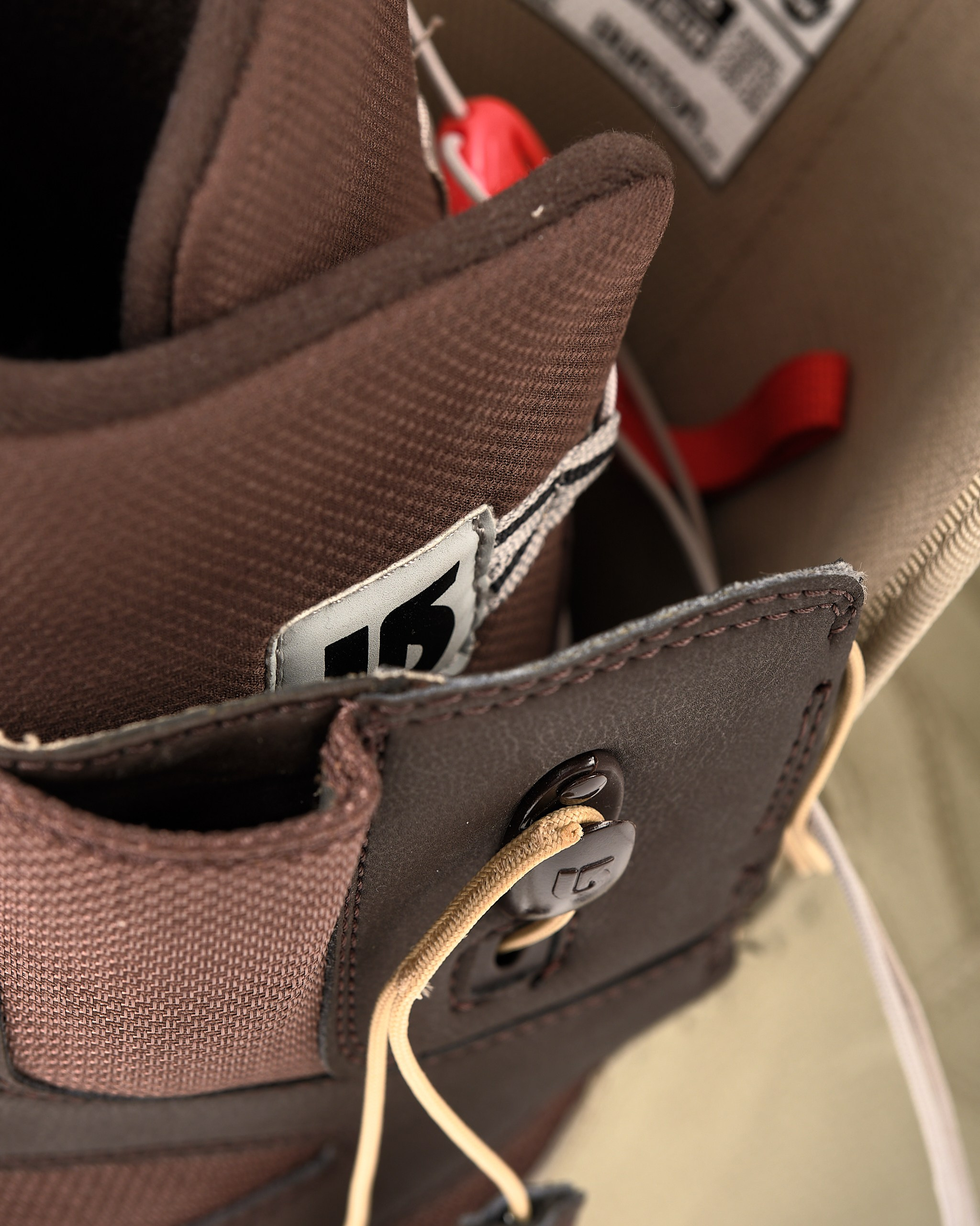 Внутренник ботинка Burton Moto Imprint 1 — предметная съёмка с акцентом на фактуру материалов
