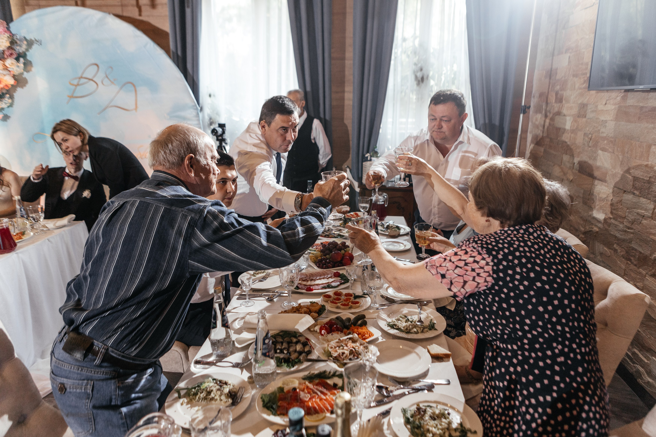 Свадебный фотограф Уфа — Руслан ГабдлисламовЖивые эмоции, красивые кадры, воспоминания на всю жизнь.Работаю по всей Республике Башкортоста. Свадебный фотограф Уфа Руслан Габдлисламов