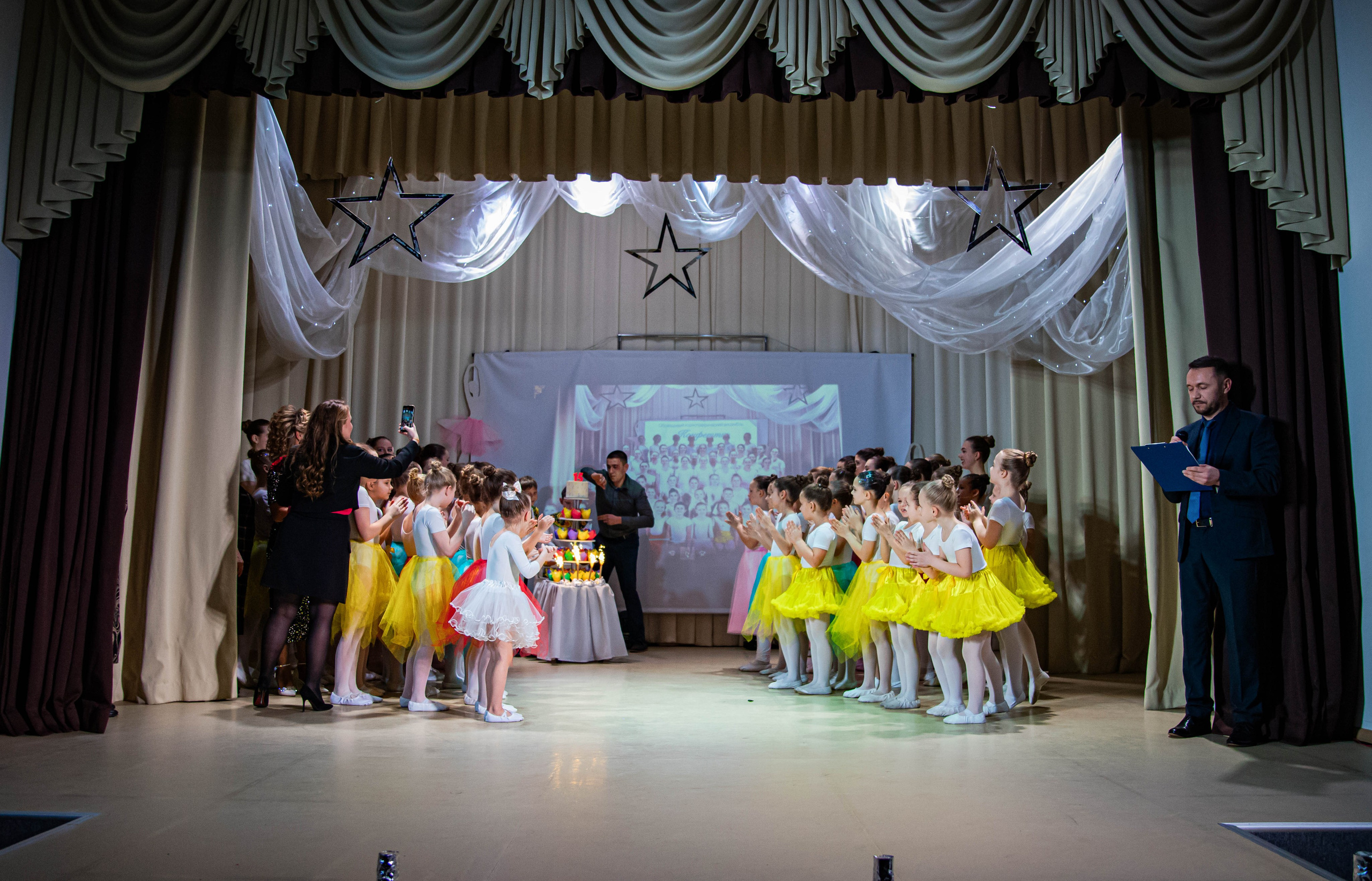 «Конфетти» Юбилейный концерт «Твори Добро». Фотограф Дарья Маташкова
