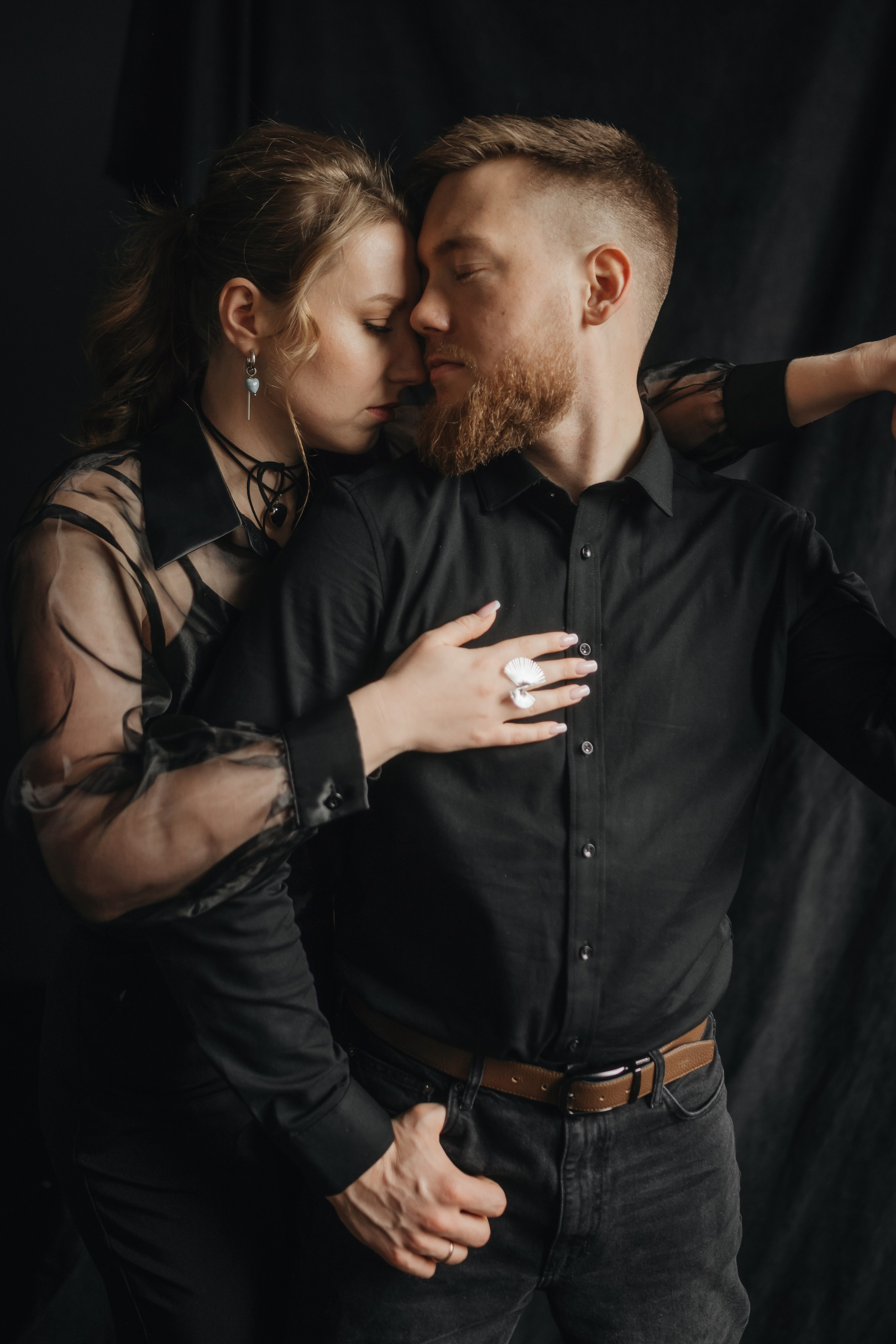 Love Story фотосессия в студии. Свадебный и семейный фотограф и видеограф, Крым, Москва, Санкт -Петербург