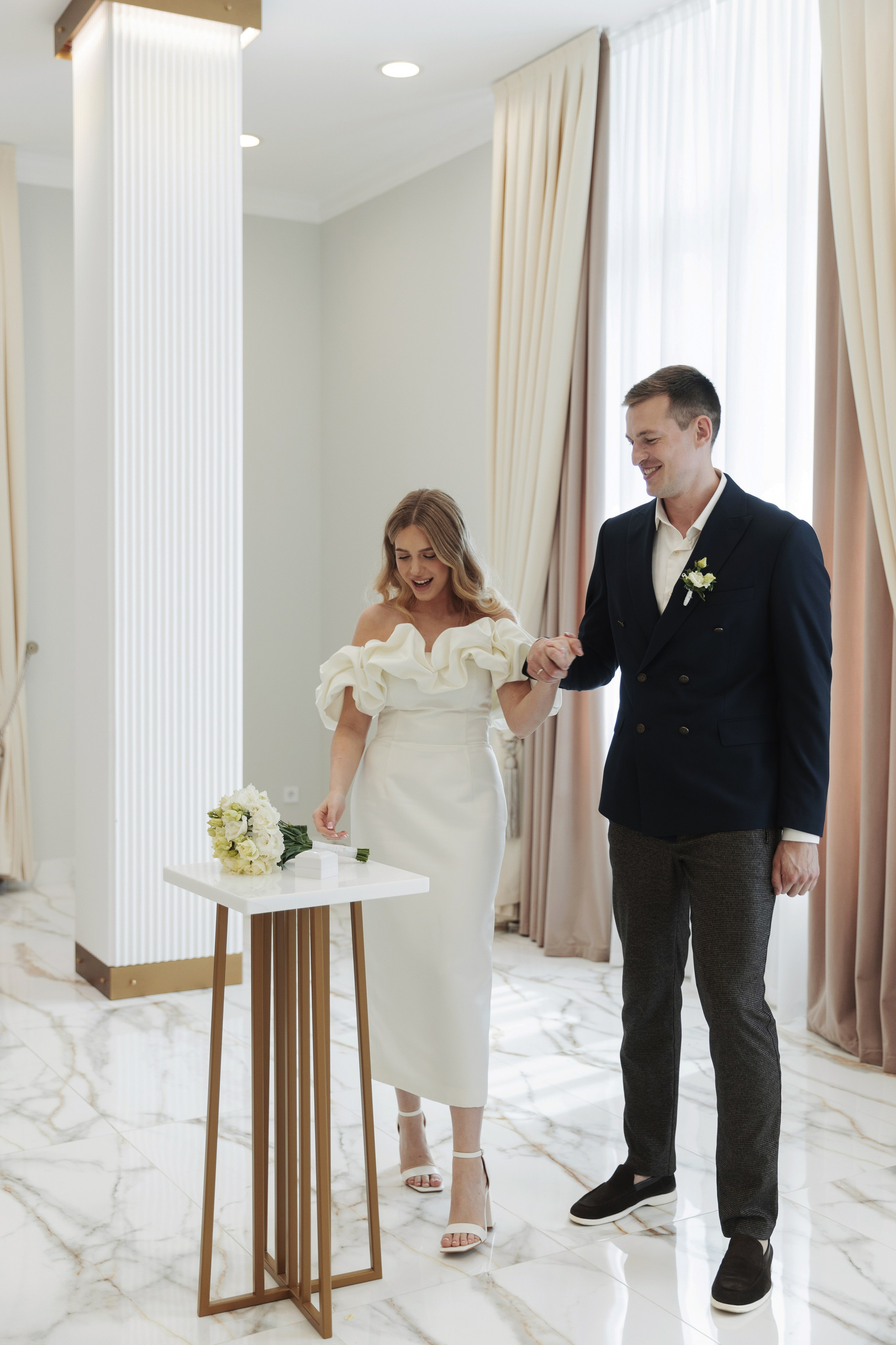 Свадебная фотосессия на Котельнической набережной и в парке Царицыно, Роспись в Шипиловском ЗАГСе. Свадебный фотограф Москва Анастасия Храмова