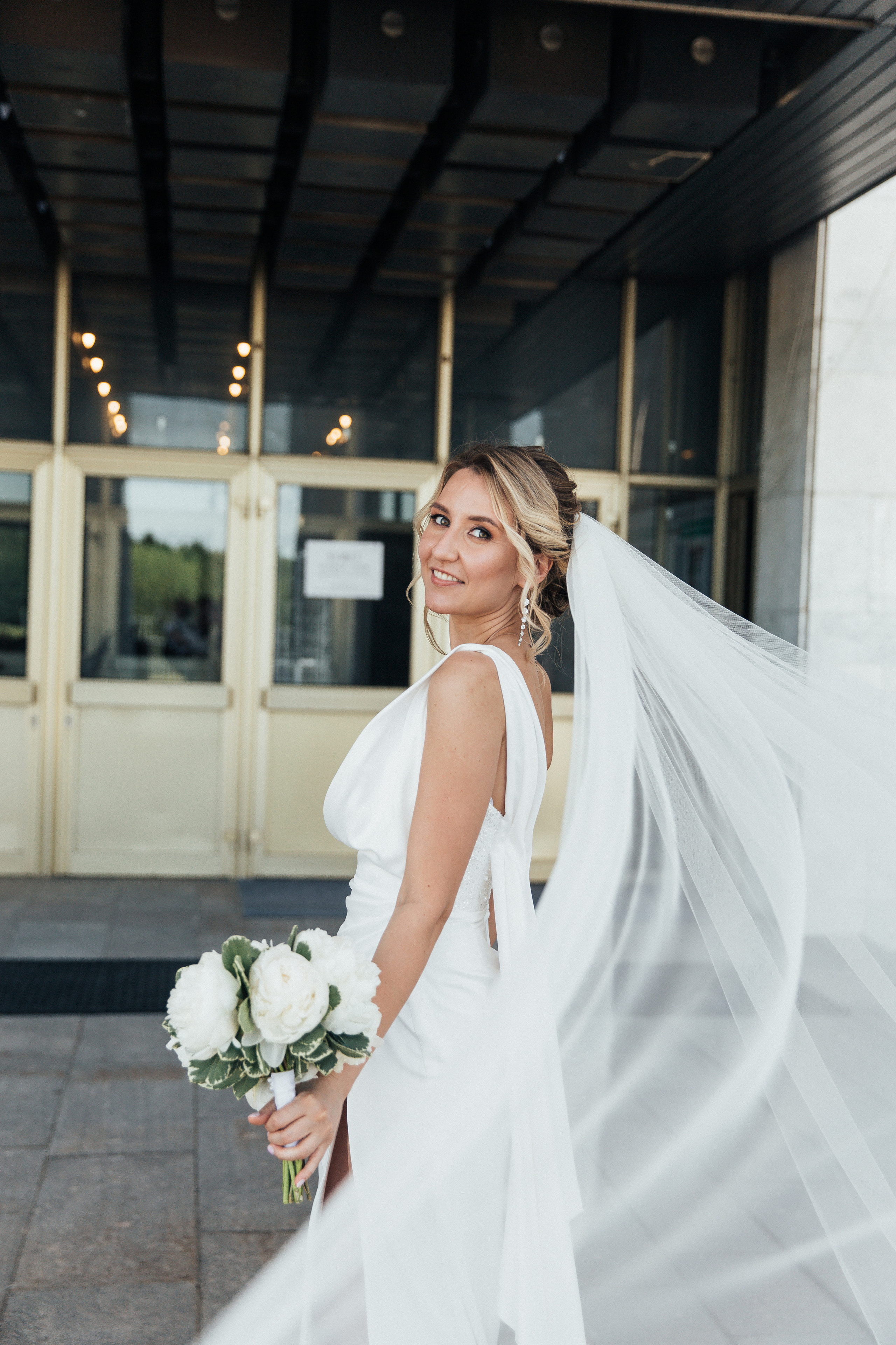 Свадебная фотосессия Ксении и Александра в Усадьбе Горки Ленинские. Свадебный фотограф Домодедово Москва Катерина Алехина