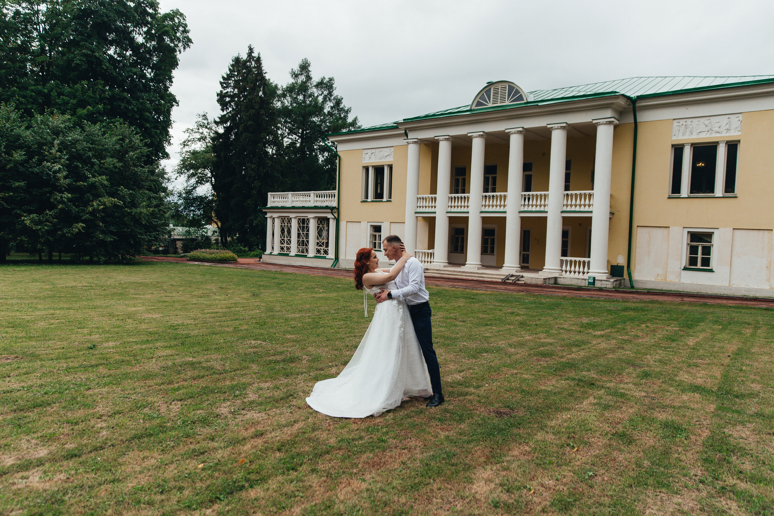 Аня и Андрей свадебная фотосессия в Усадьбе Горки Ленинские. Свадебный фотограф Домодедово Москва Катерина Алехина
